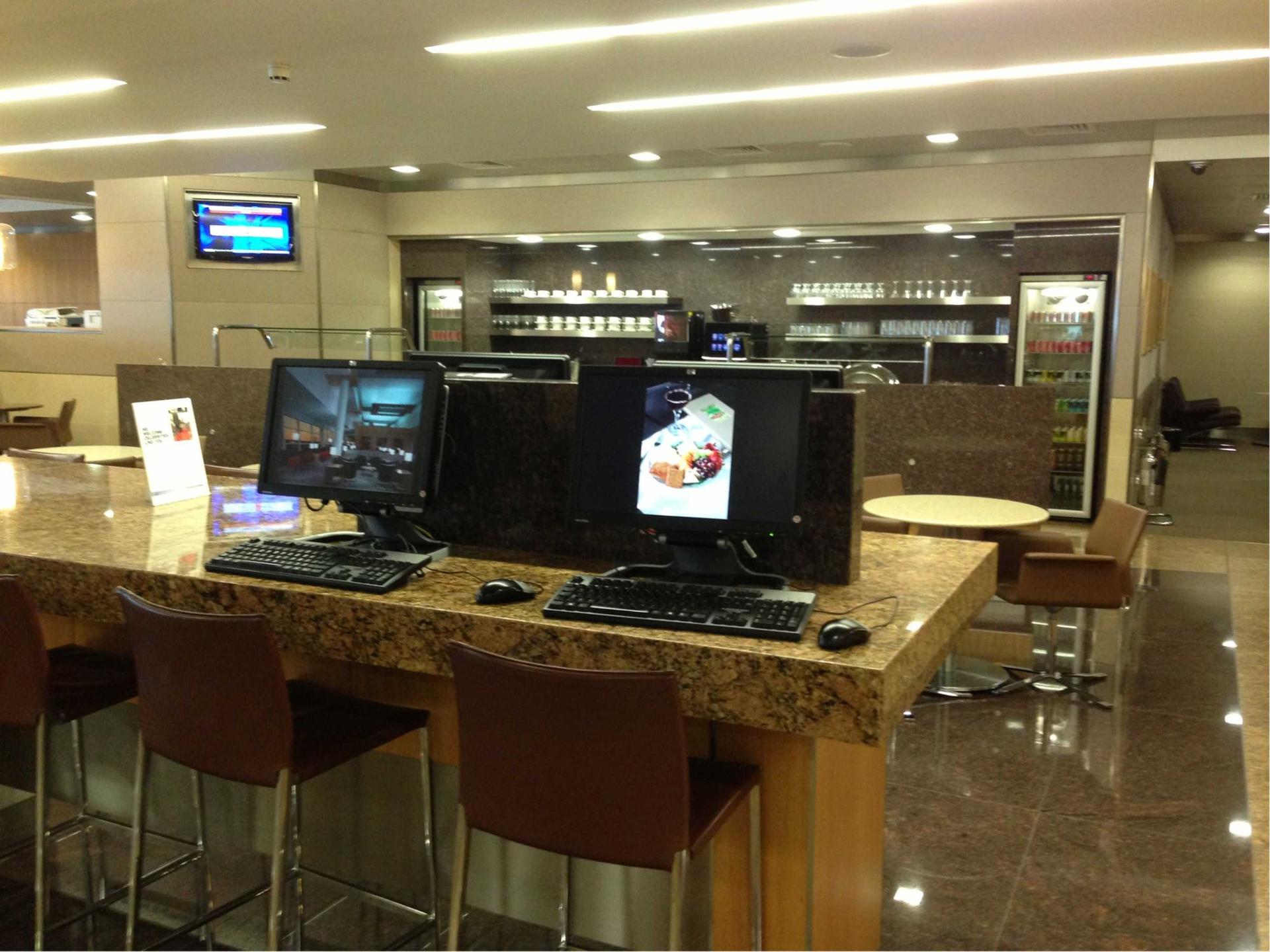 American Airlines International First Class Lounge image 8 of 16