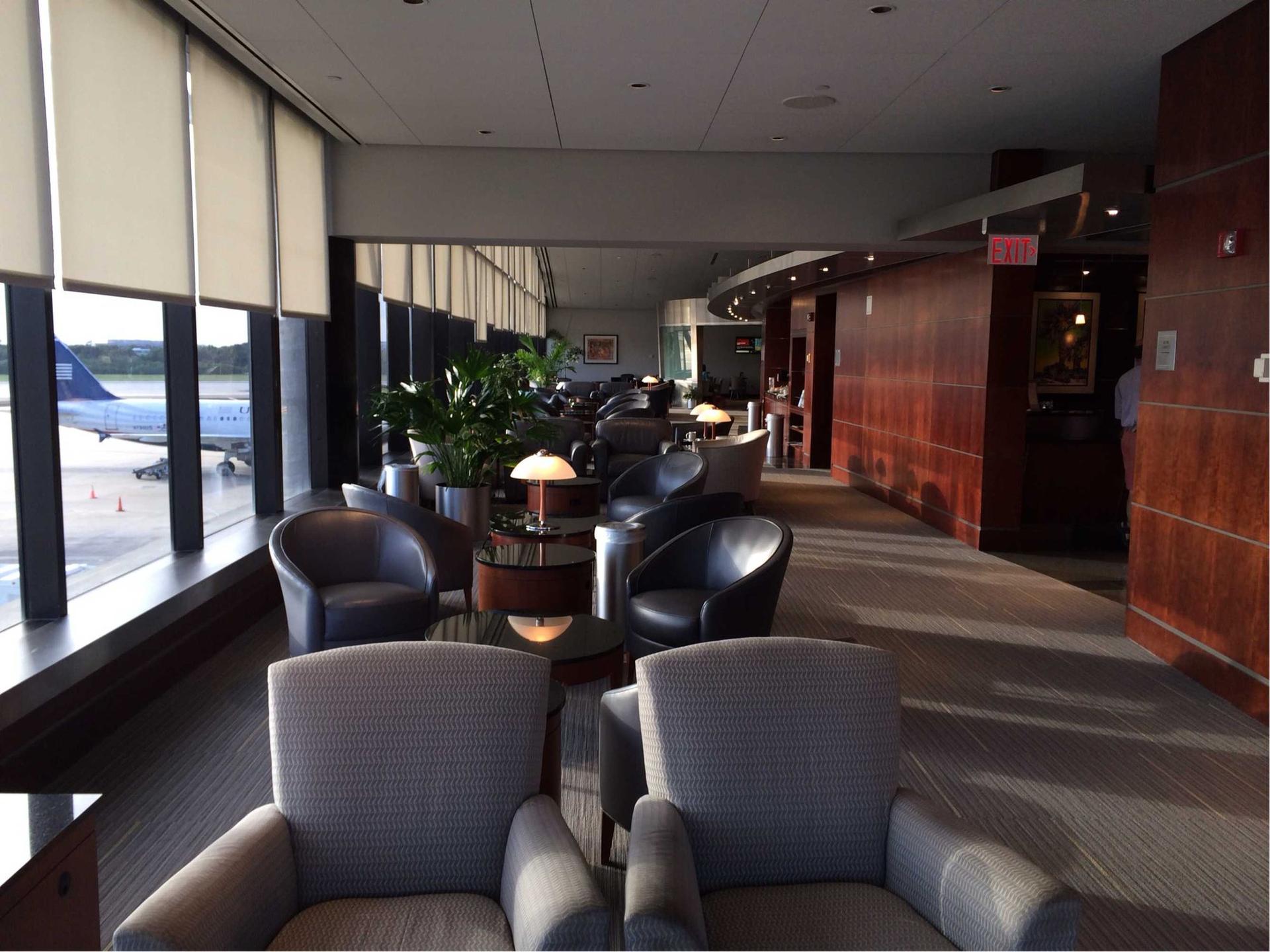 American Airlines Admirals Club image 13 of 20