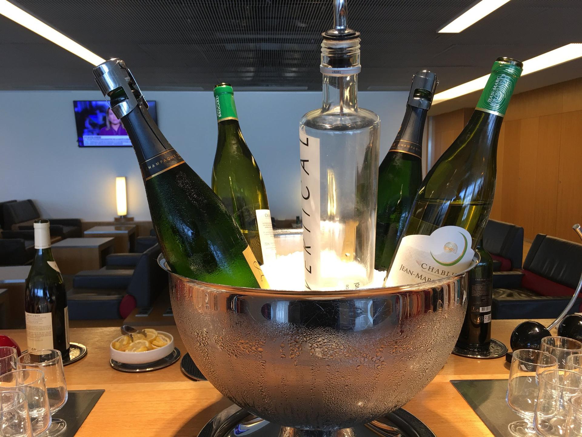 Air France Lounge (Concourse K) image 14 of 35