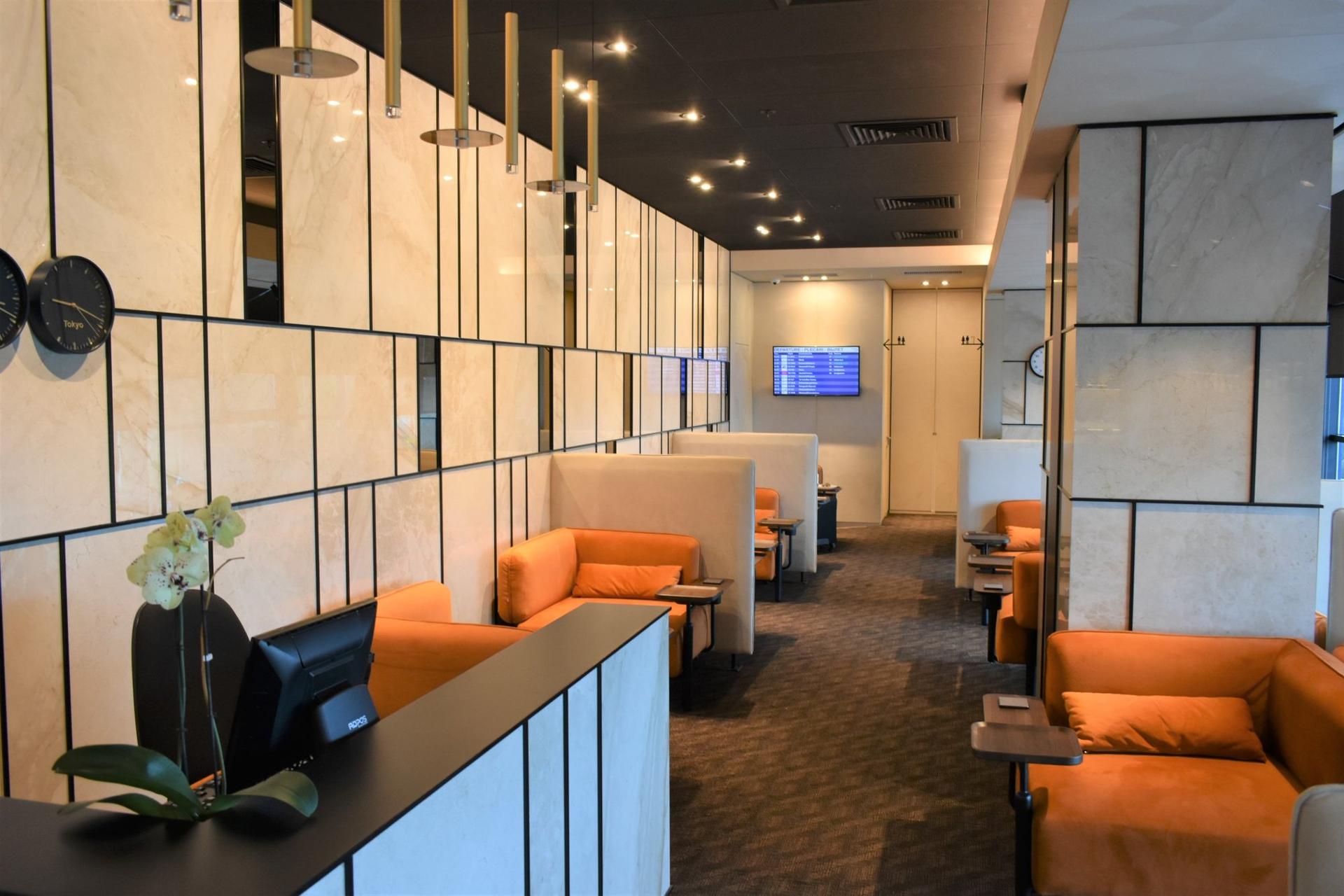 Business Lounge image 3 of 21