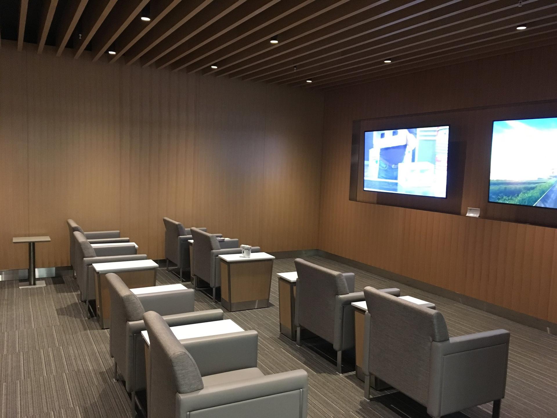 American Airlines Flagship Lounge image 36 of 65