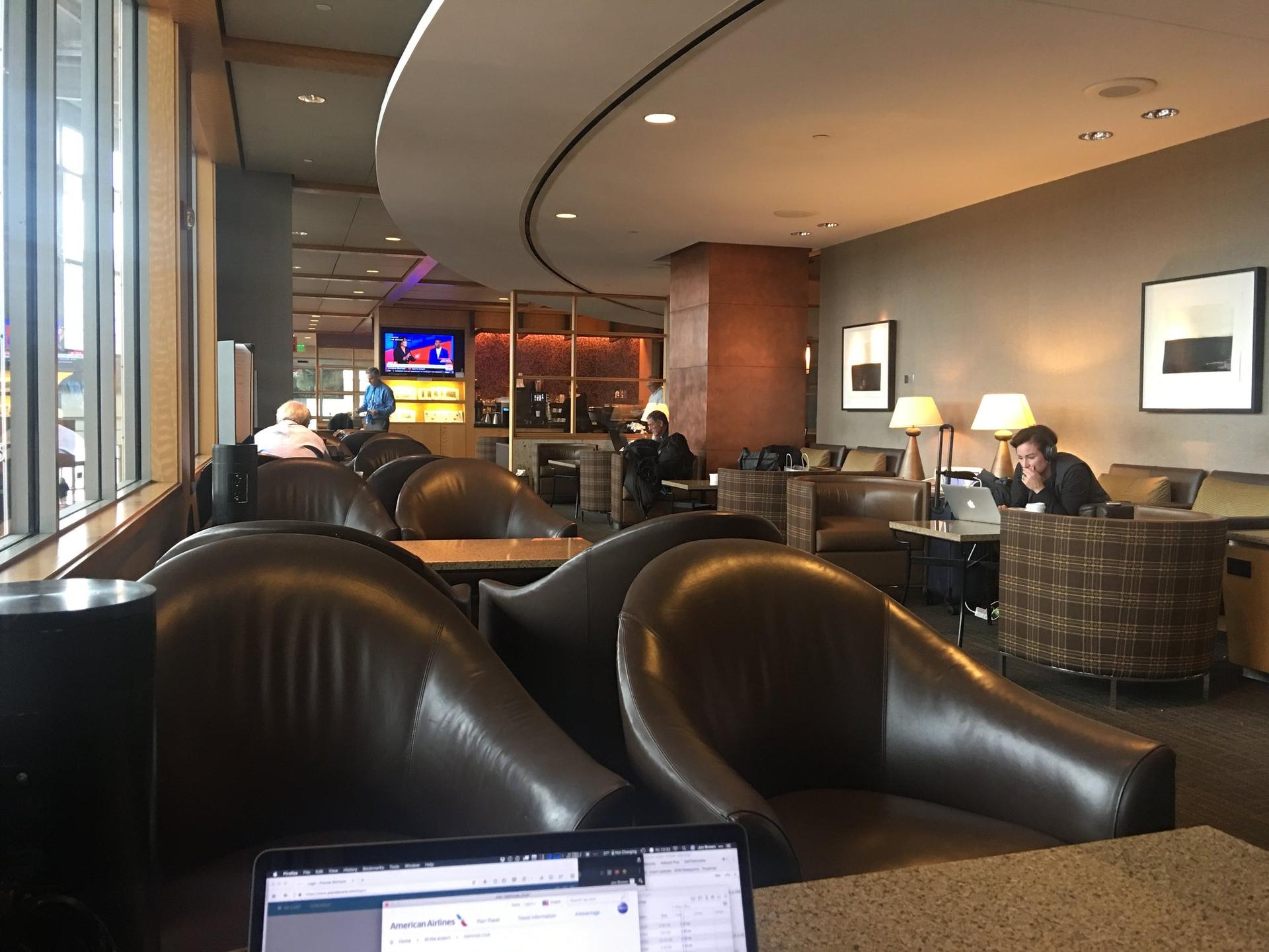American Airlines Admirals Club image 14 of 14