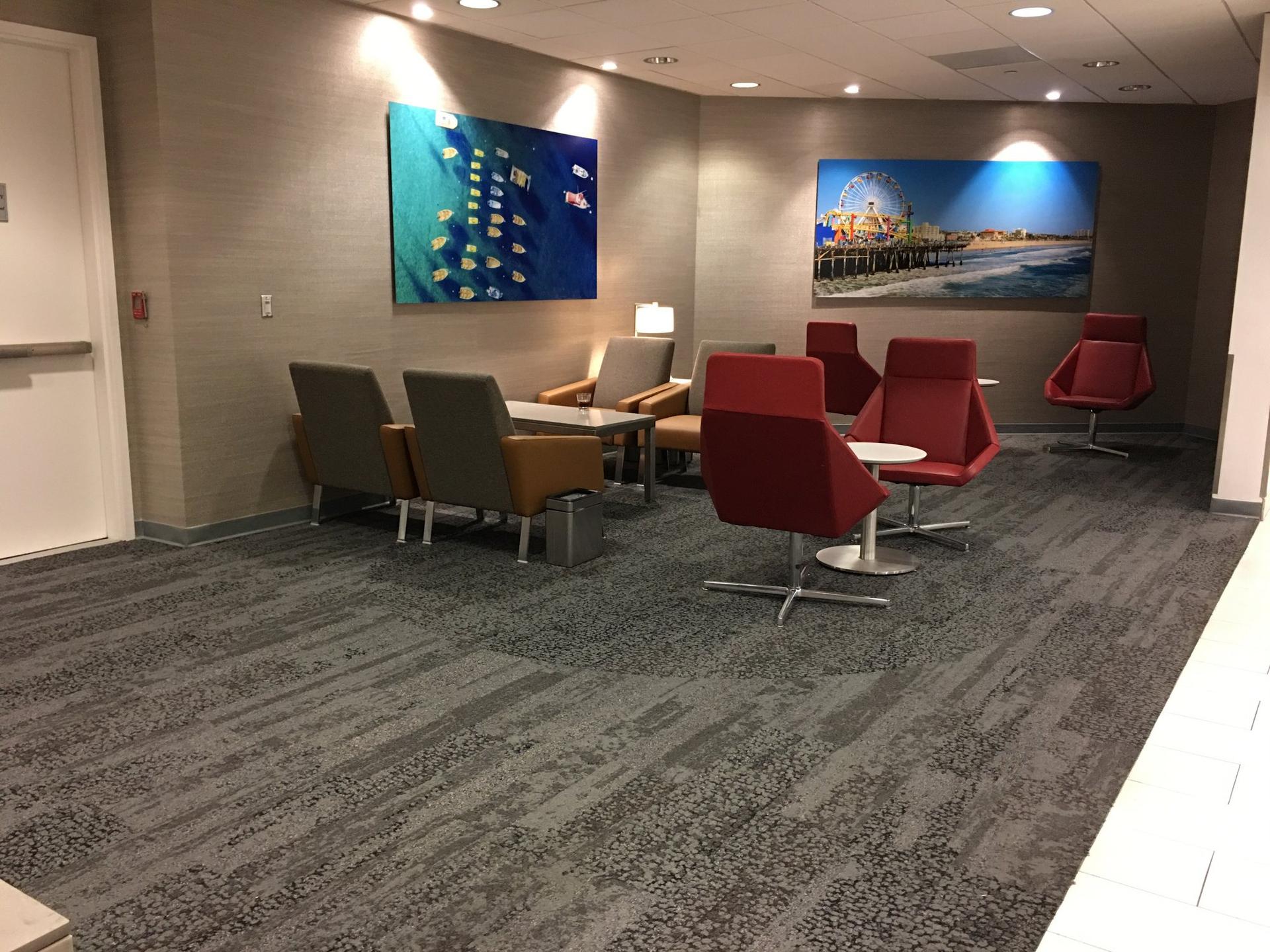American Airlines Admirals Club image 19 of 38