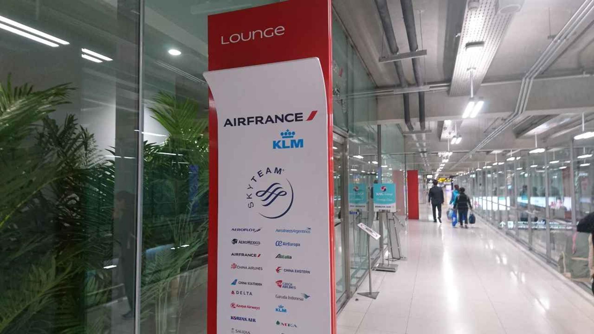 Air France/KLM Lounge image 15 of 28