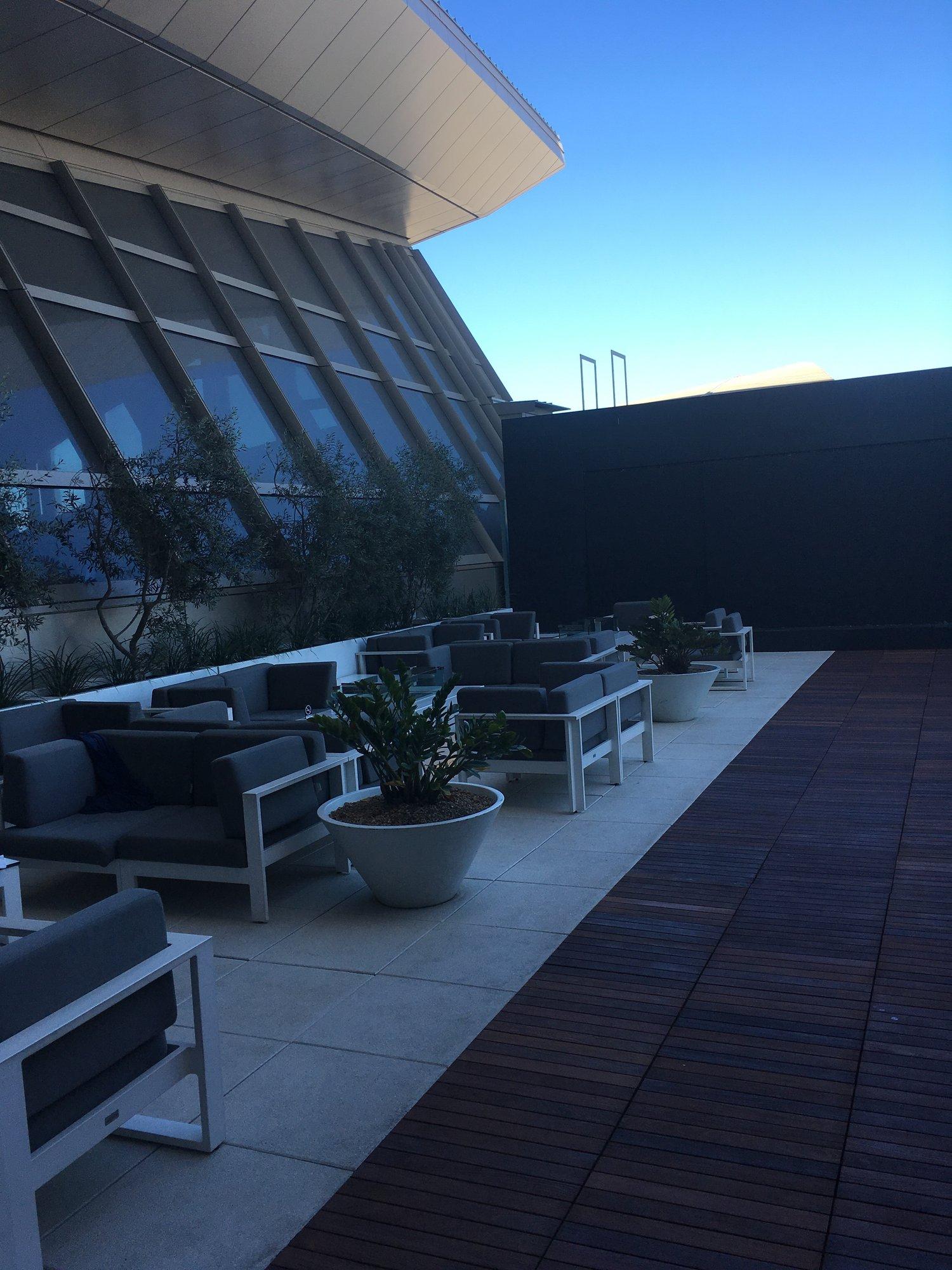 Star Alliance Business Class Lounge image 47 of 72