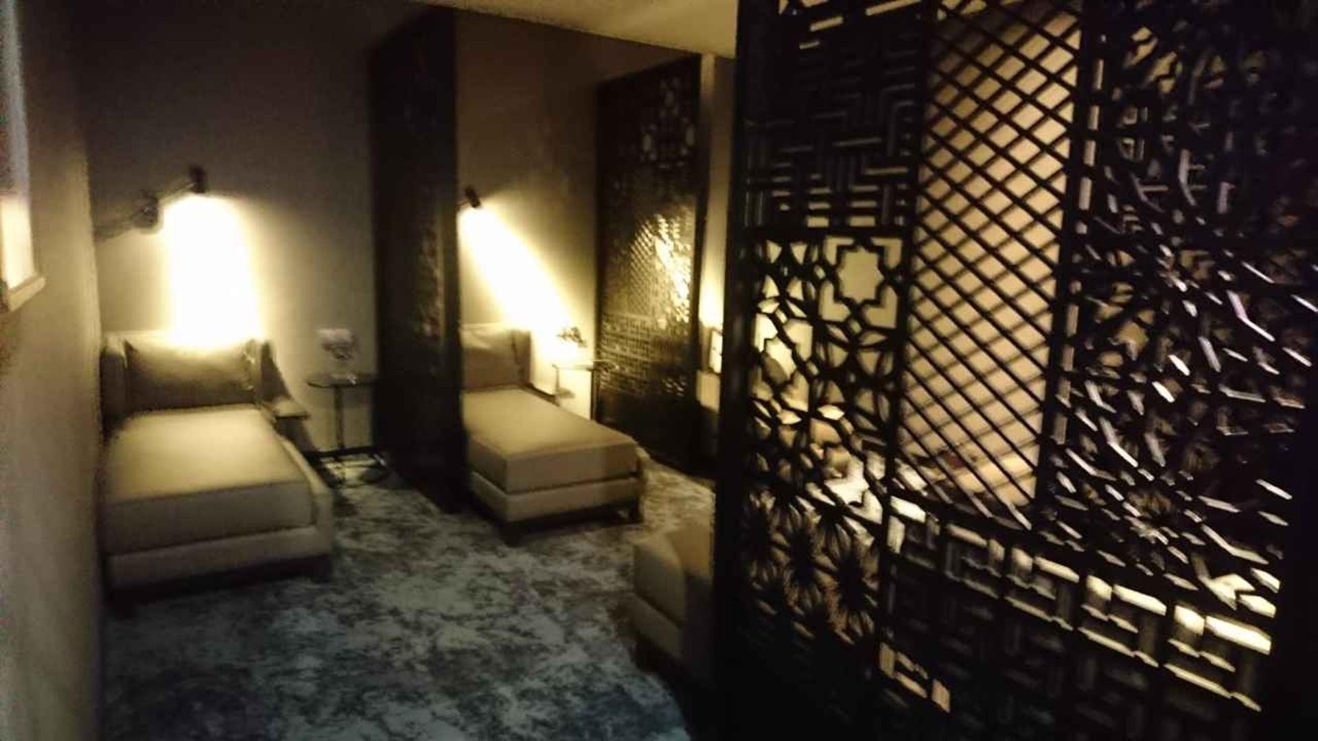 Malaysia Airlines Platinum Lounge image 2 of 26