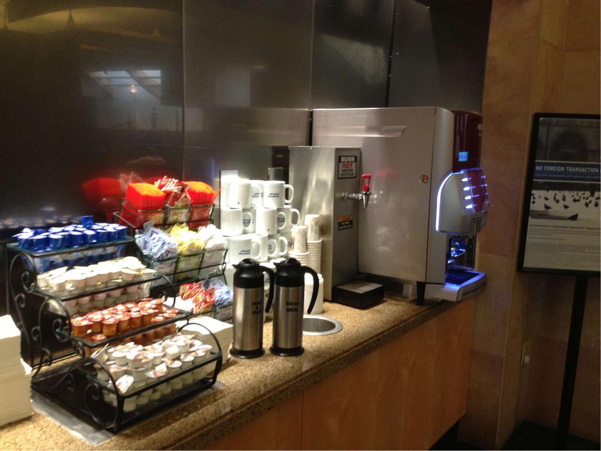 American Airlines Admirals Club image 1 of 17