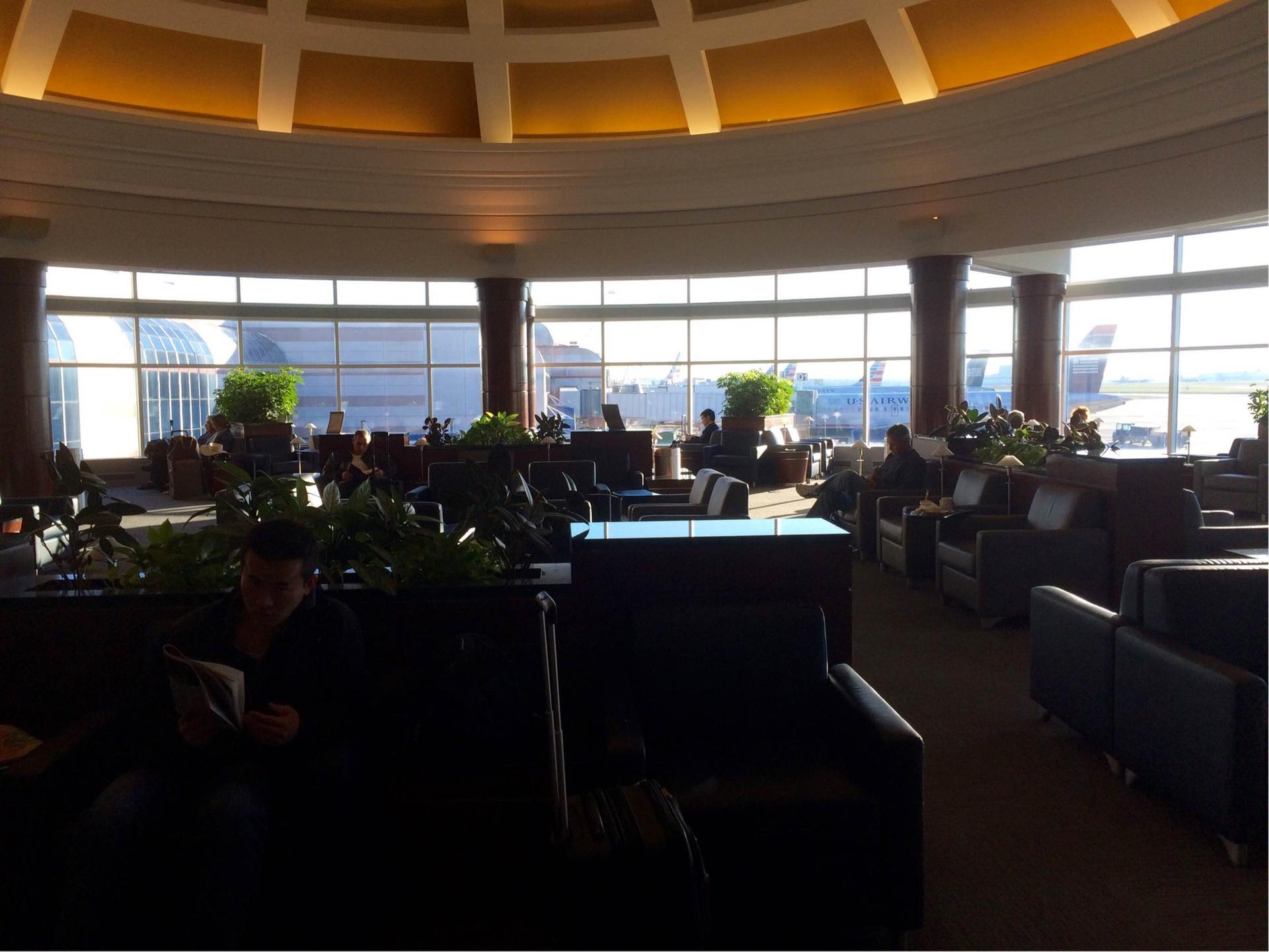 American Airlines Admirals Club image 29 of 37
