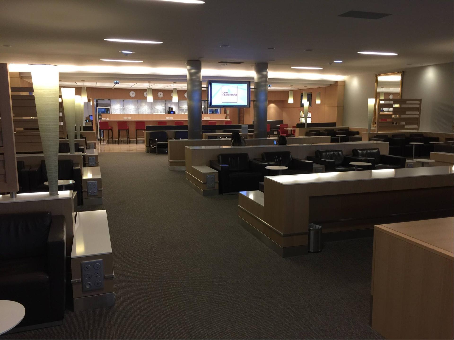 American Airlines Admirals Club  image 15 of 25