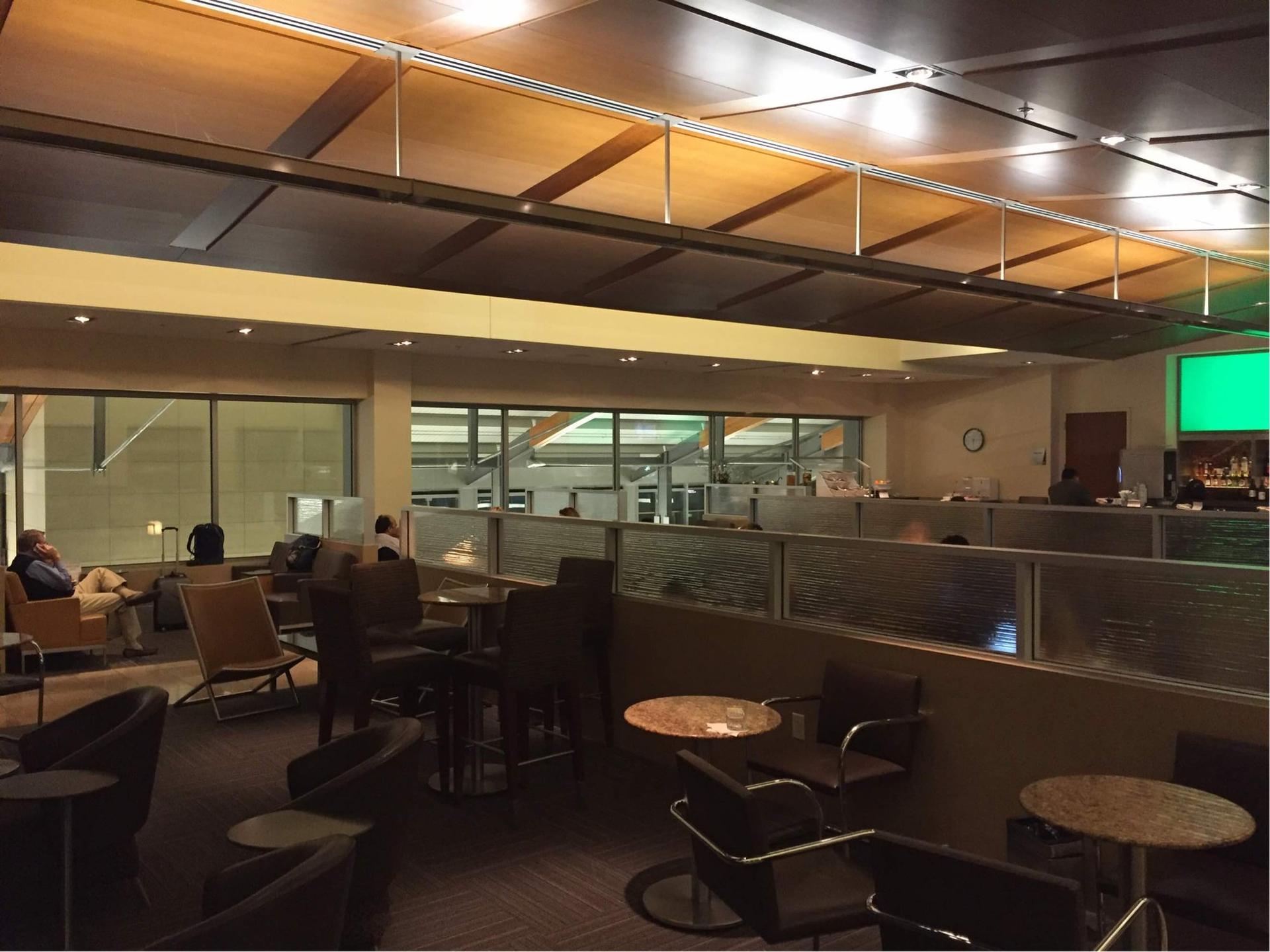 American Airlines Admirals Club image 31 of 31