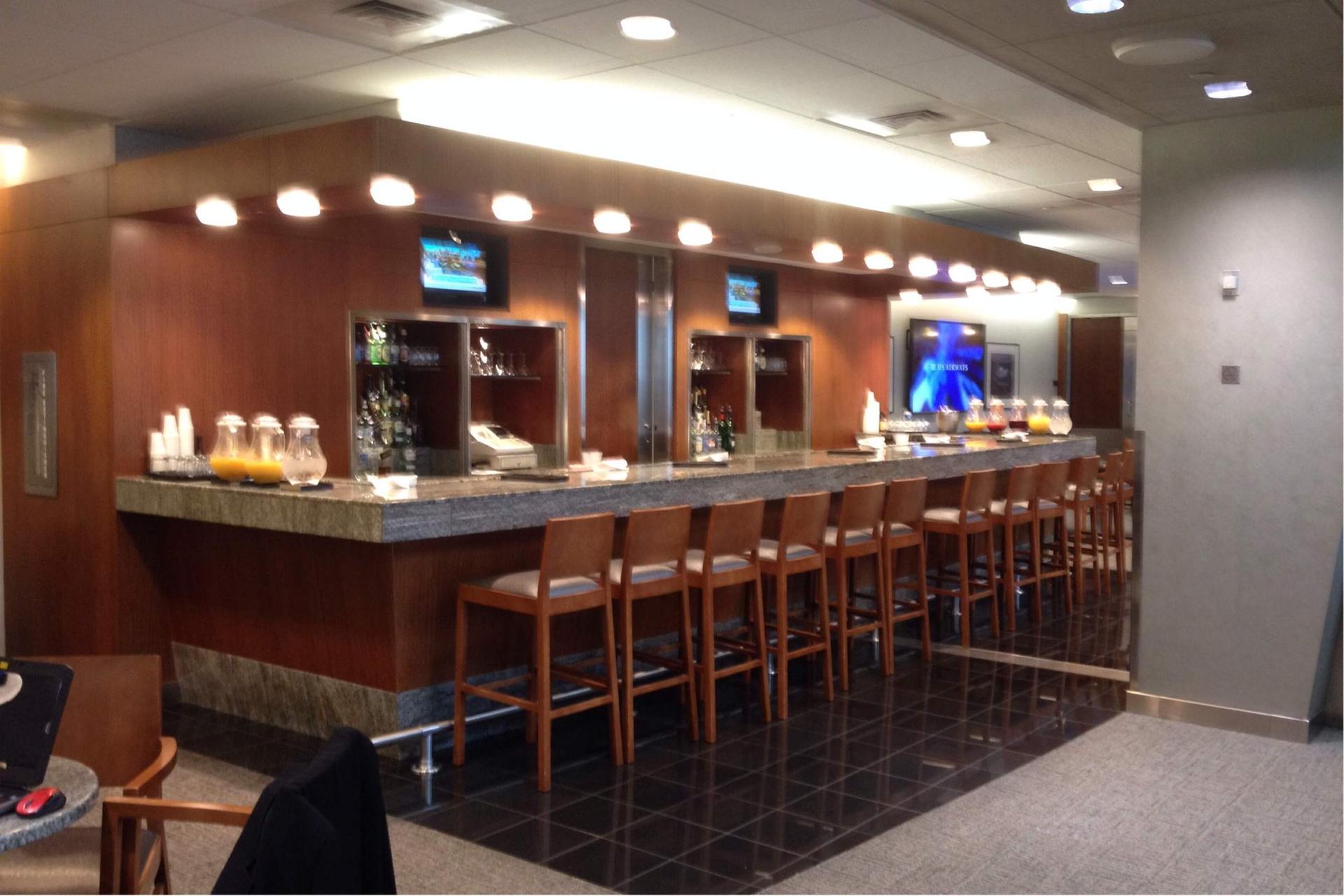 American Airlines Admirals Club image 17 of 48