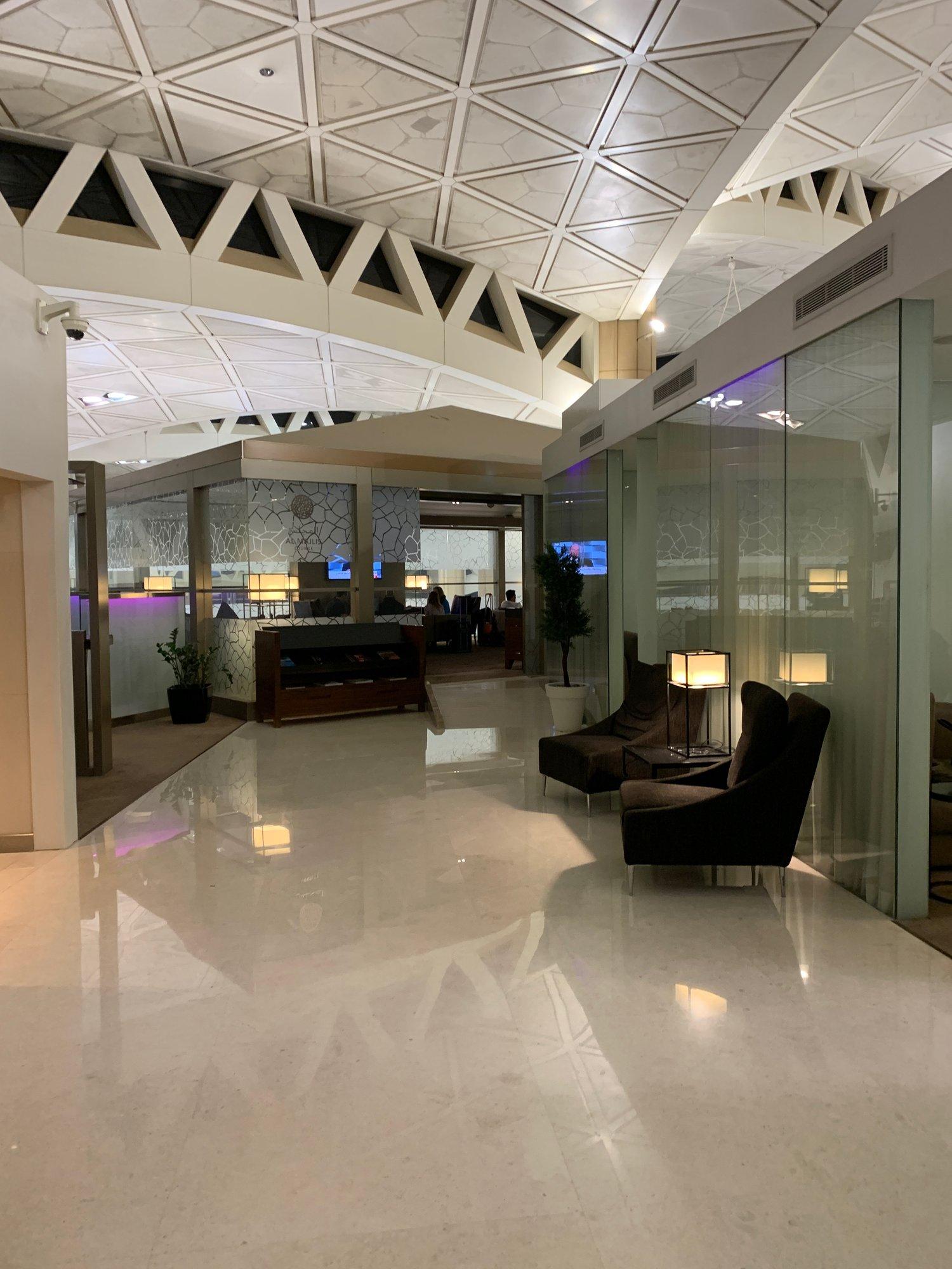 Saudia Al-Fursan Golden Business Lounge (International) image 9 of 9
