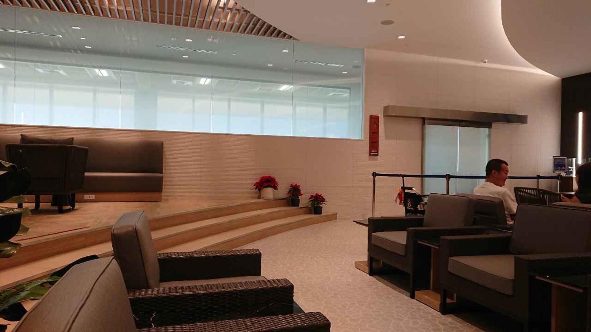 All Nippon Airways ANA Suite Lounge image 6 of 6