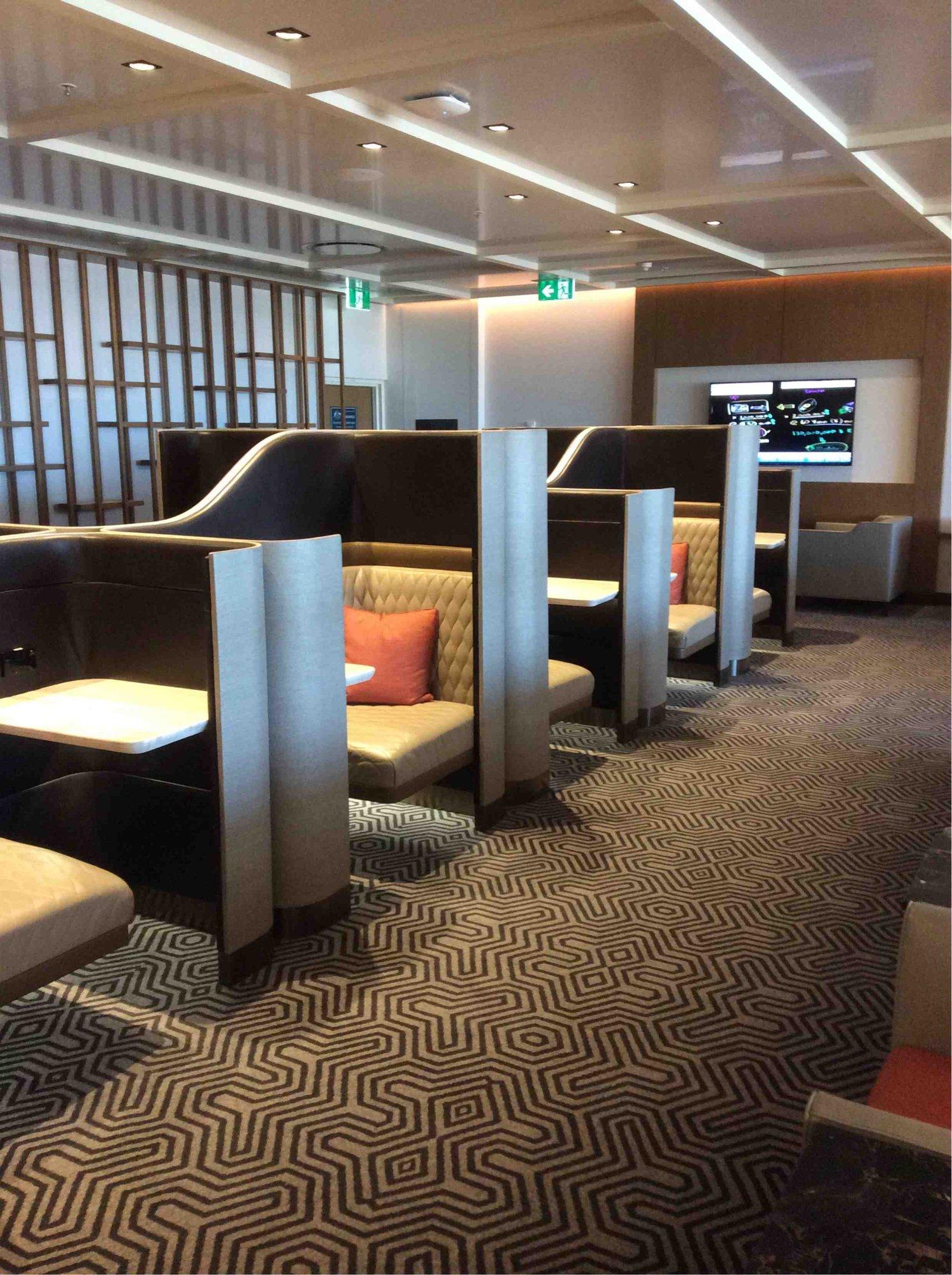 Singapore Airlines SilverKris Business Class Lounge image 6 of 20