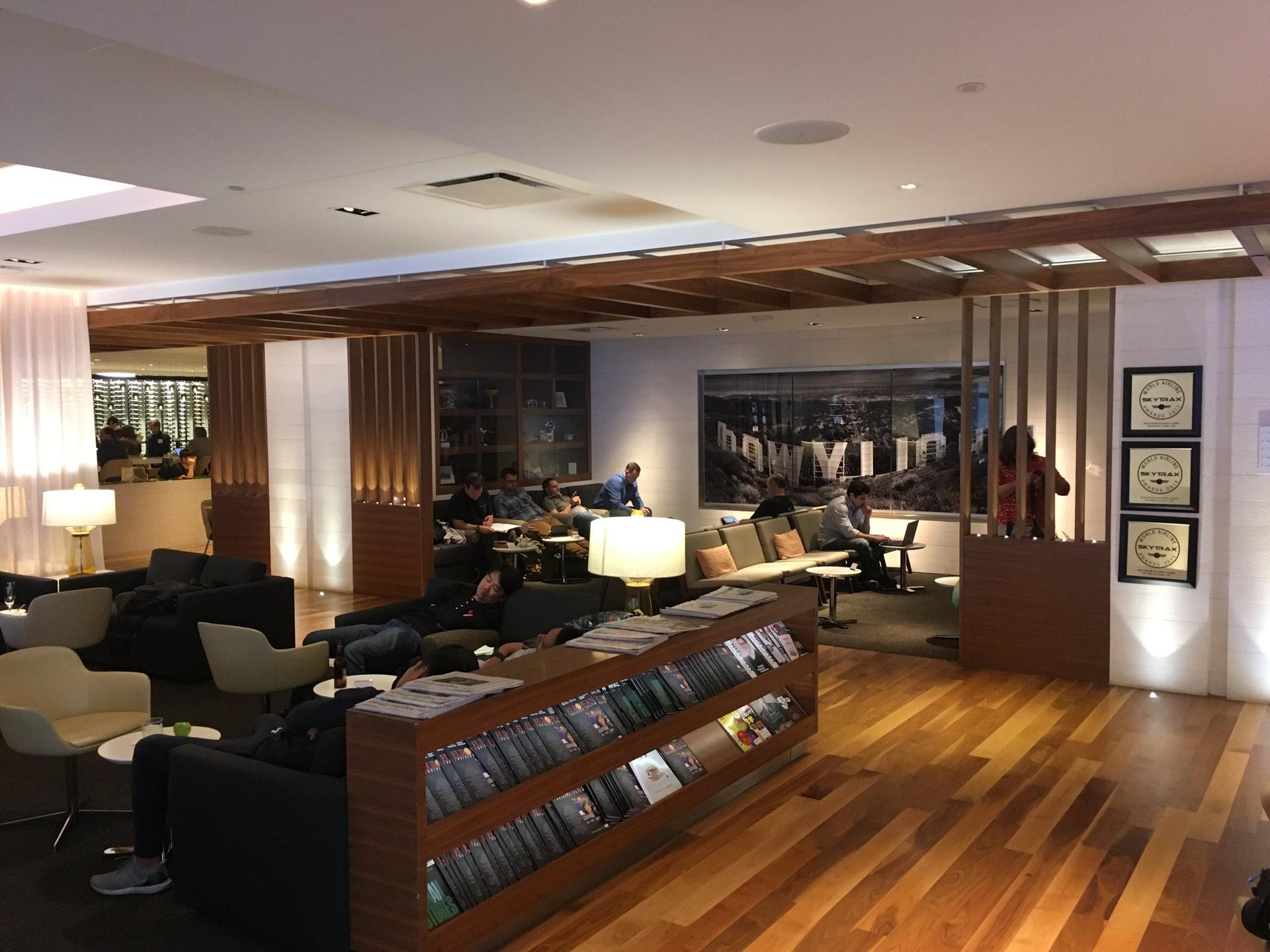 Star Alliance Business Class Lounge image 70 of 72