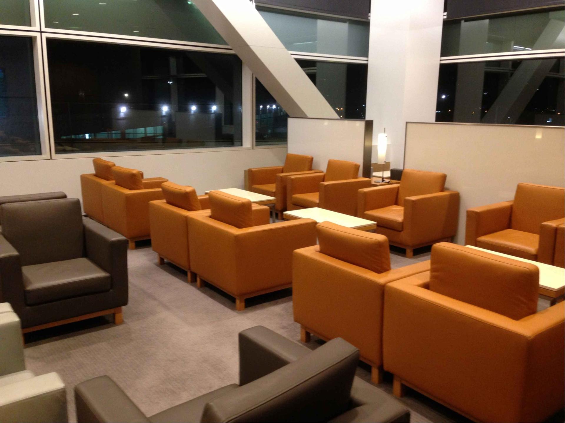 Cathay Pacific First and Business Class Lounge image 7 of 74