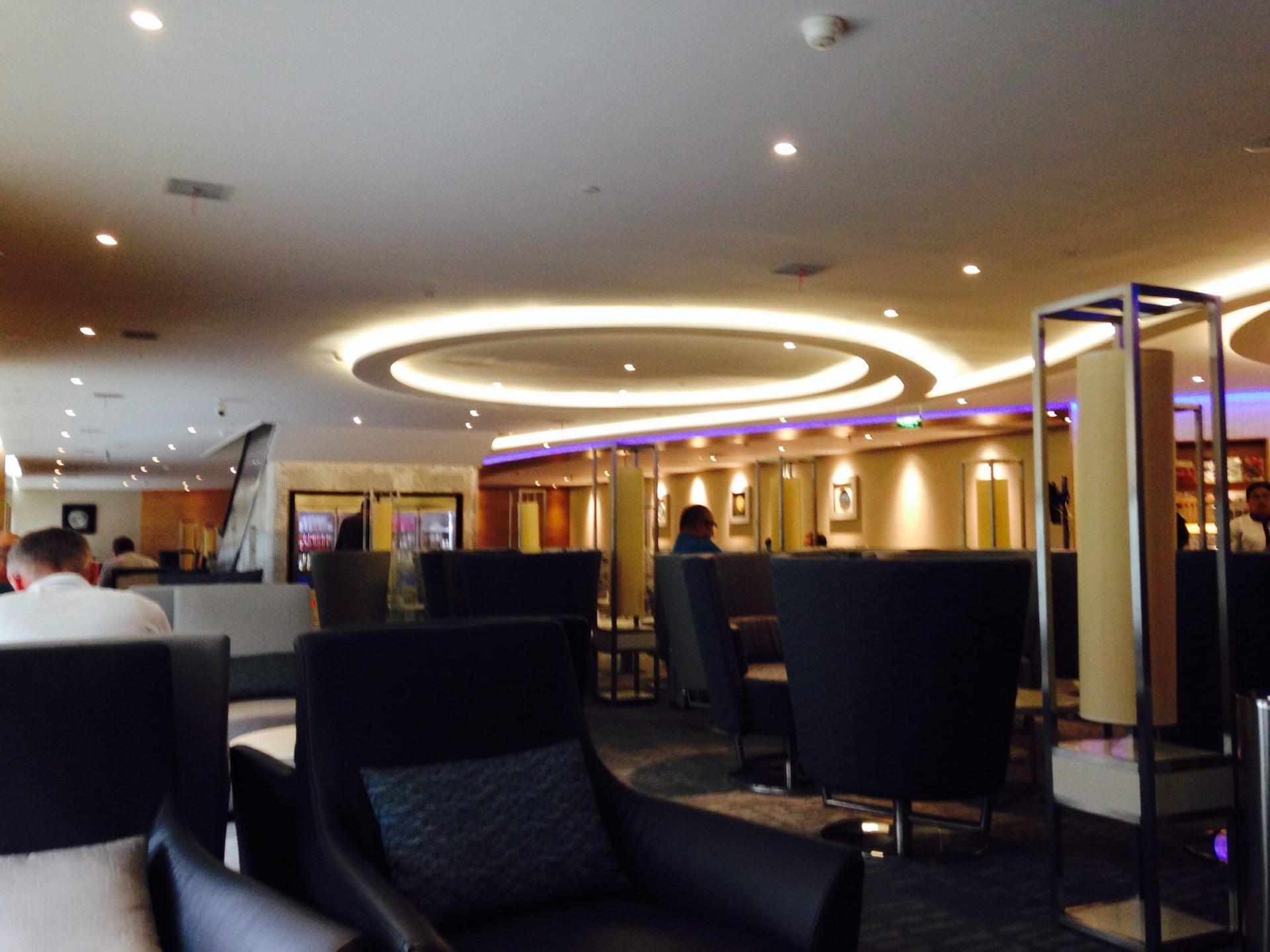 No. 71 Air China Business Class Lounge image 5 of 9