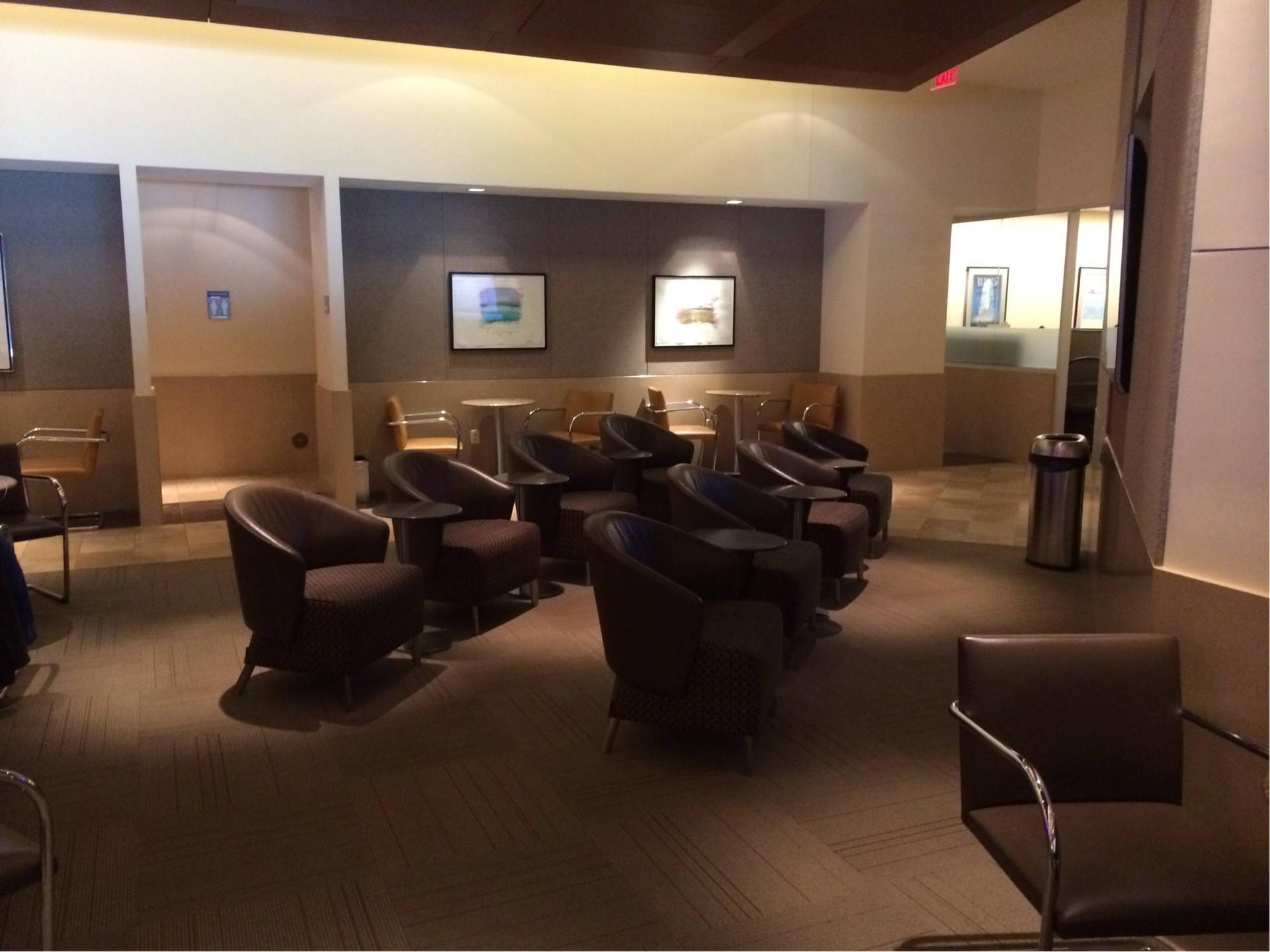 American Airlines Admirals Club image 15 of 31