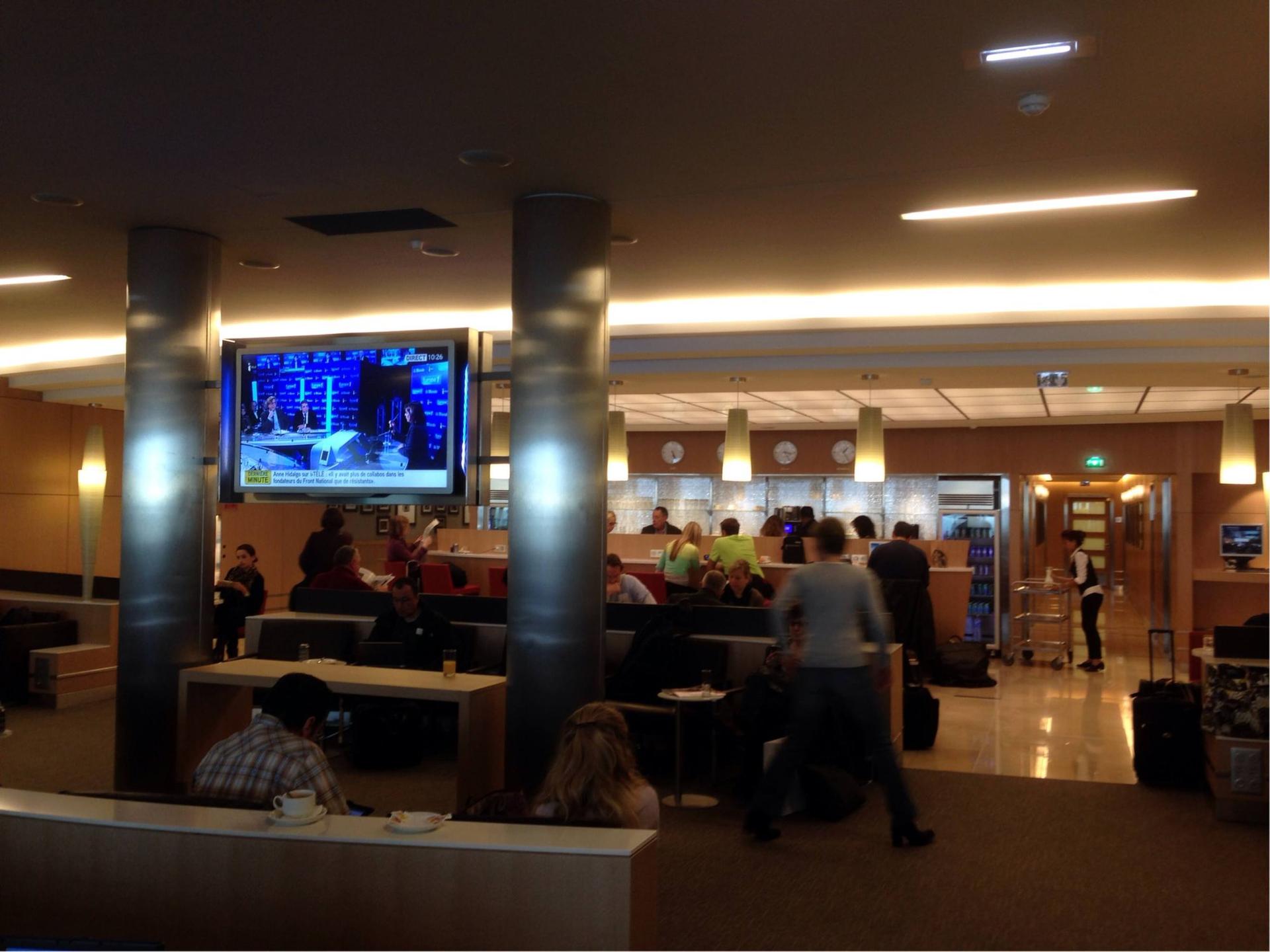 American Airlines Admirals Club  image 8 of 25