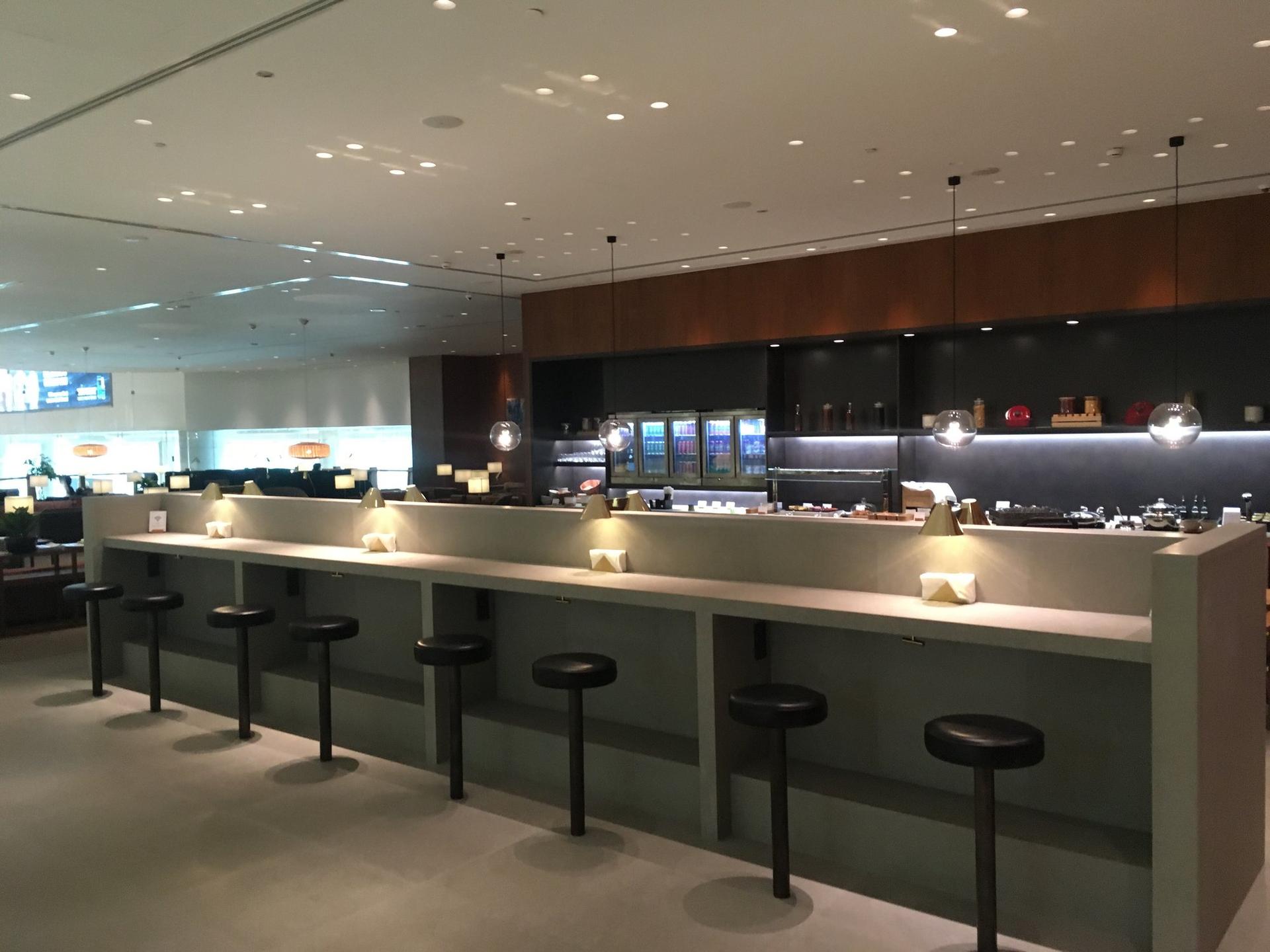 Cathay Pacific Lounge image 51 of 60