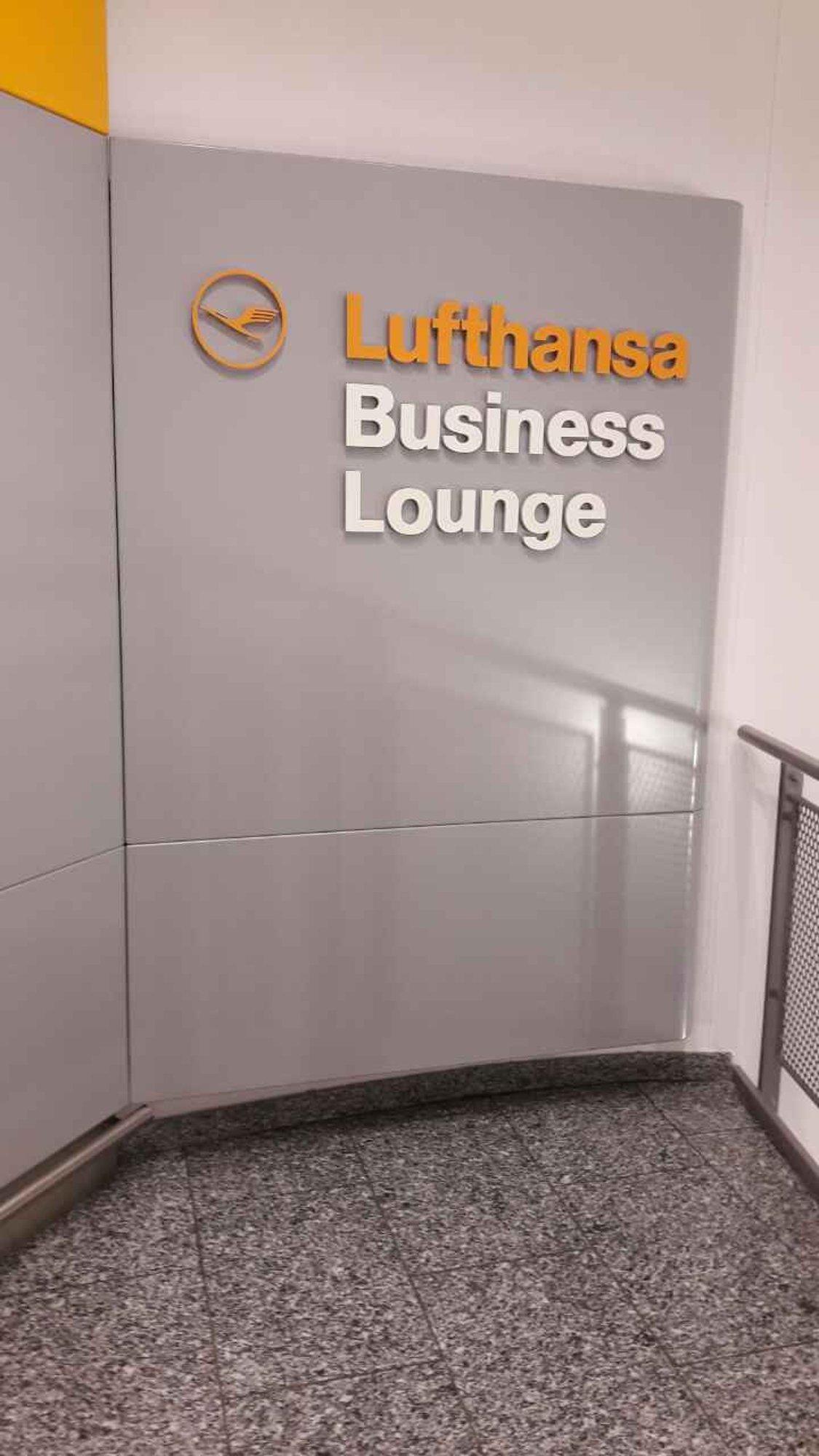 Lufthansa Business Lounge (Non-Schengen, Gates B44-B48) image 15 of 46
