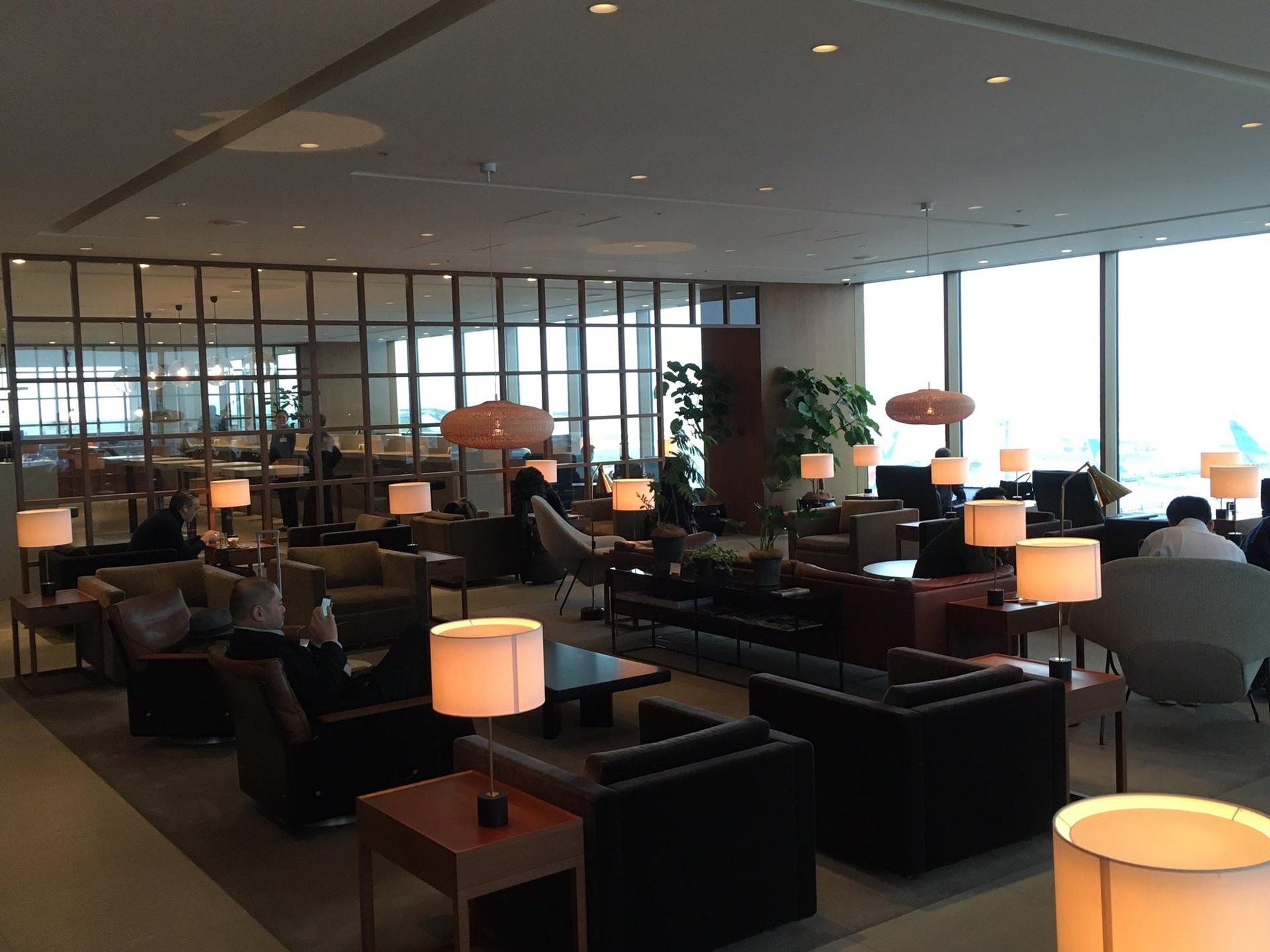 Cathay Pacific Lounge image 46 of 49