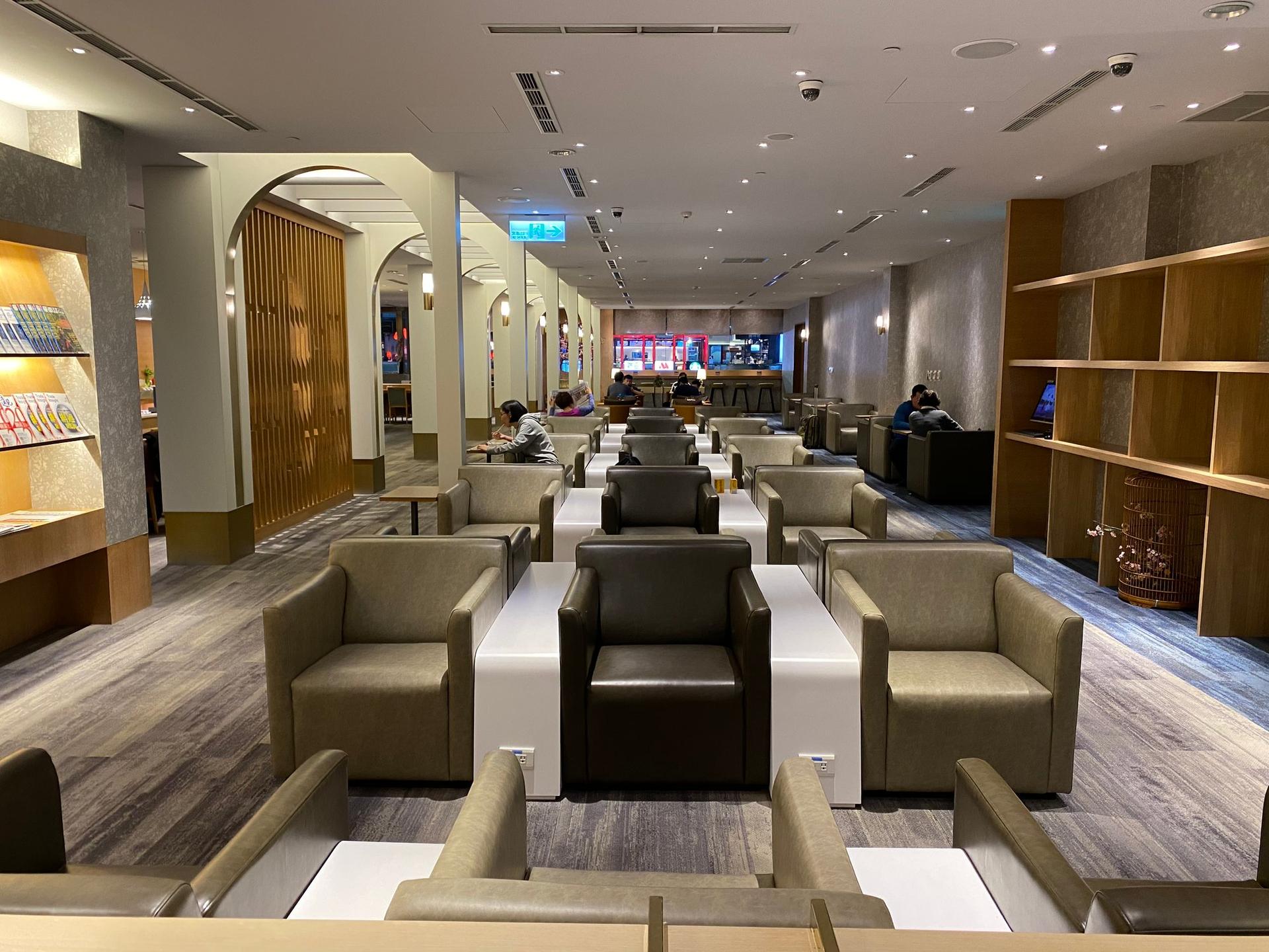 China Airlines Supreme Lounge (V3) image 21 of 21