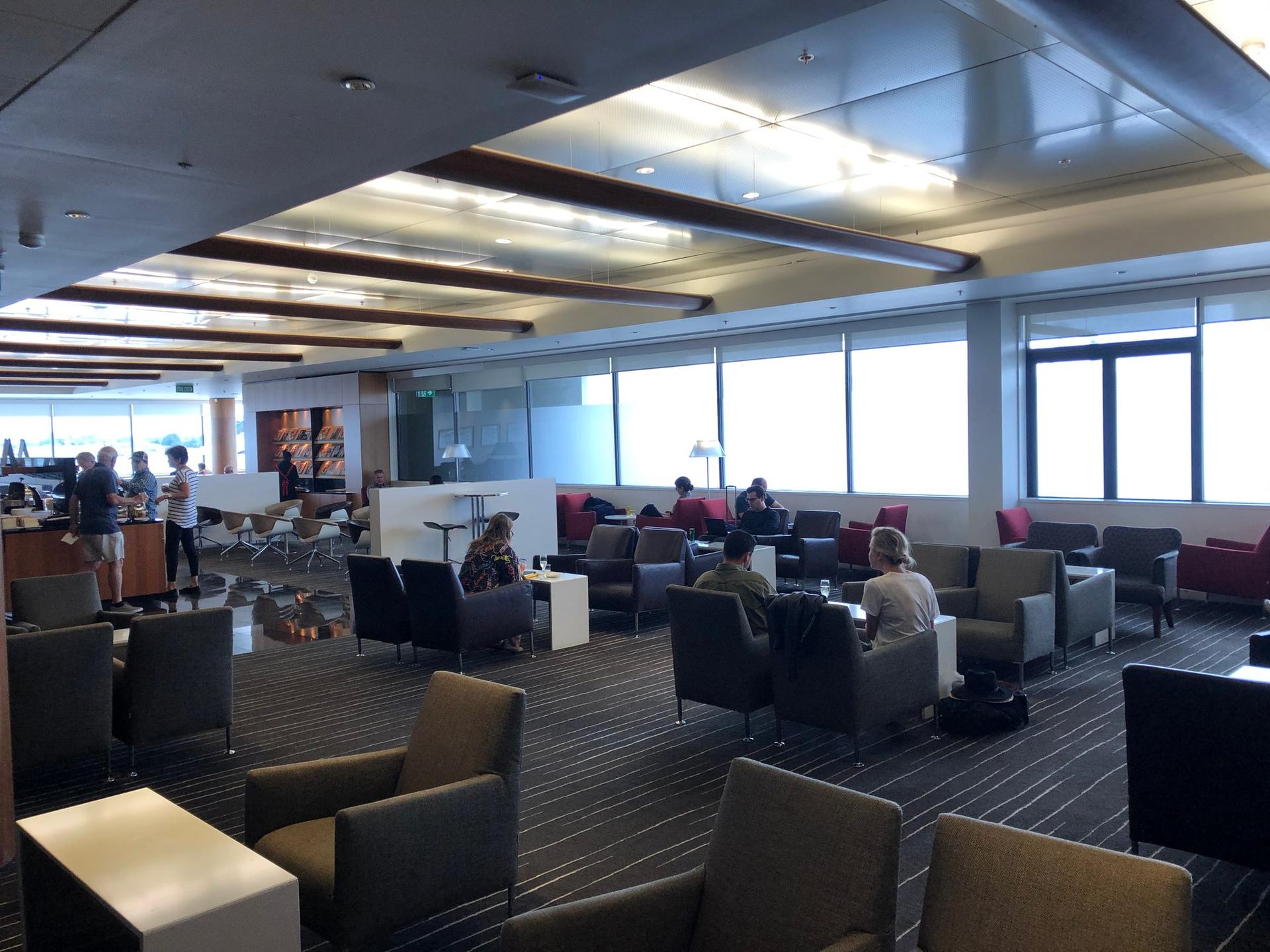 Qantas Airways International Business Lounge image 35 of 37