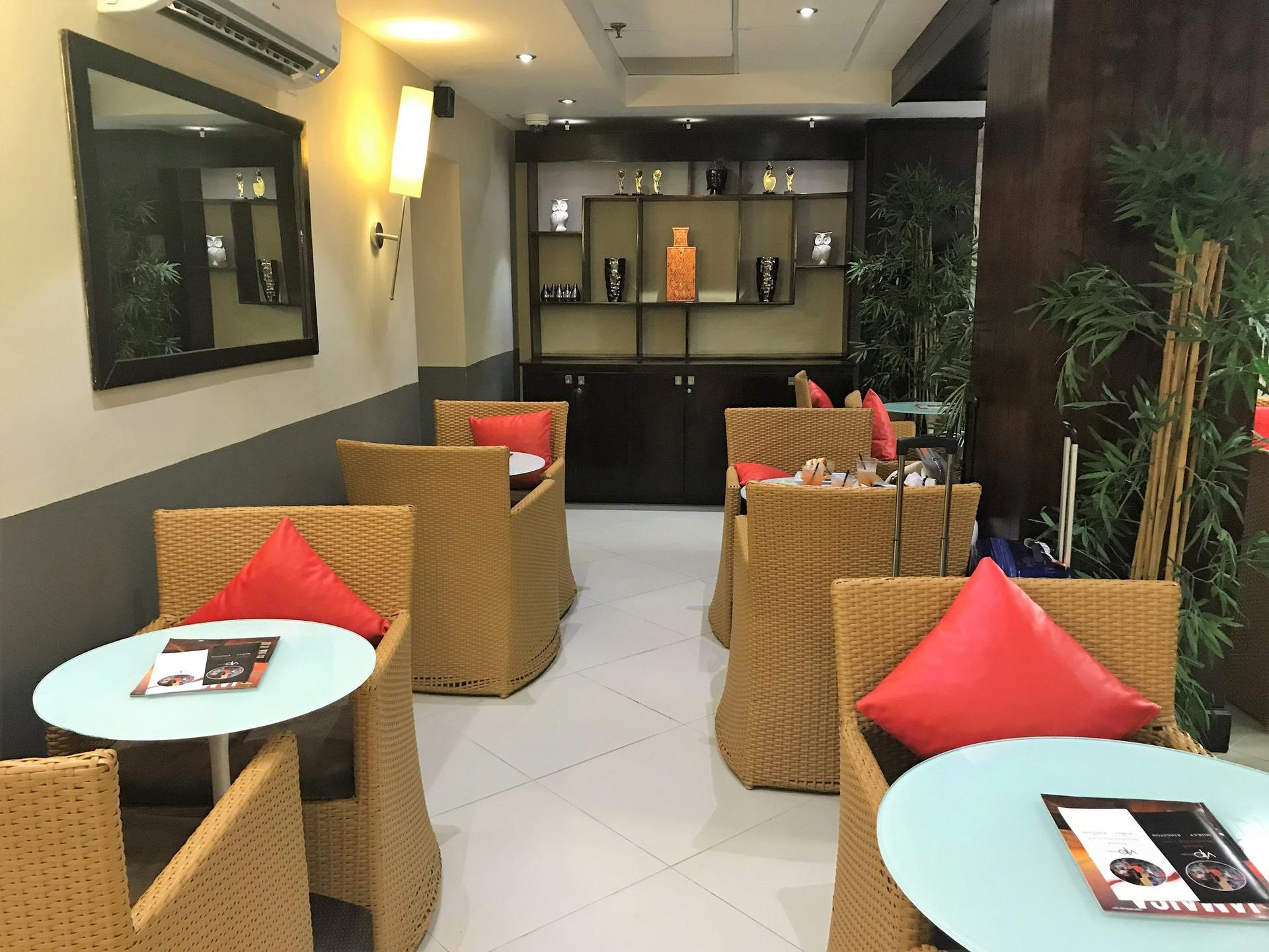 Club Mobay Arrivals Lounge image 2 of 17