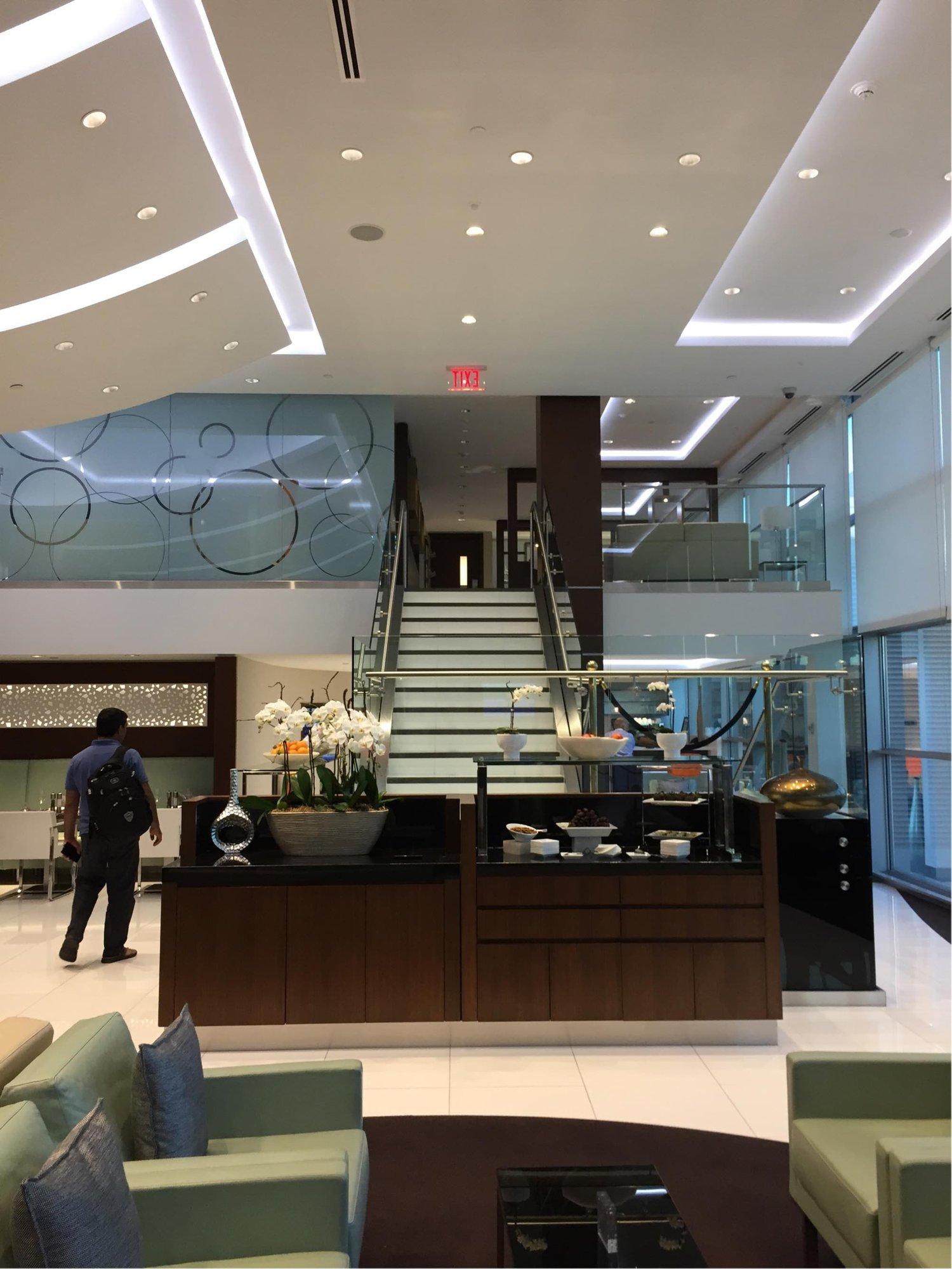 Etihad Airways First & Business Class Lounge image 7 of 17