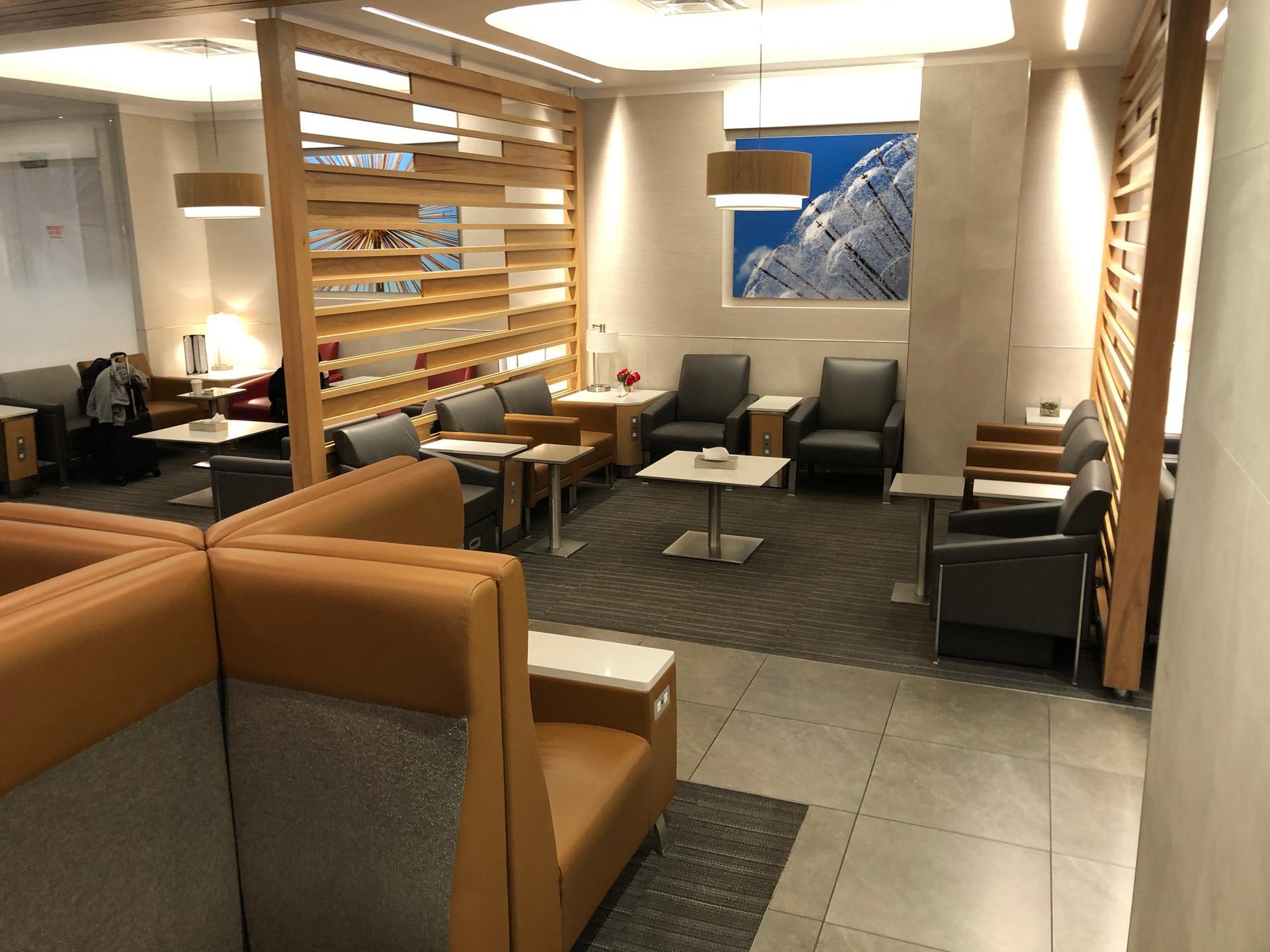 American Airlines Admirals Club image 4 of 13