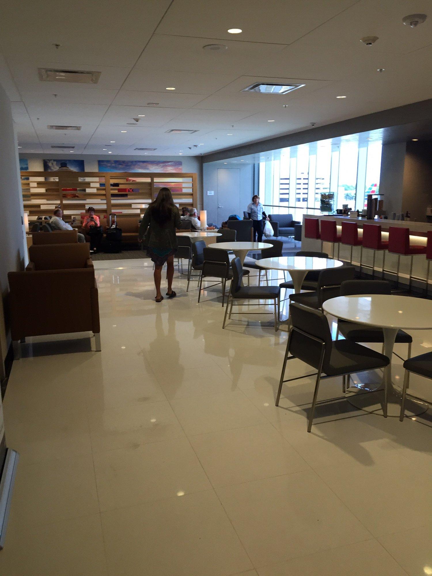 American Airlines Admirals Club (Gate D15) image 10 of 25