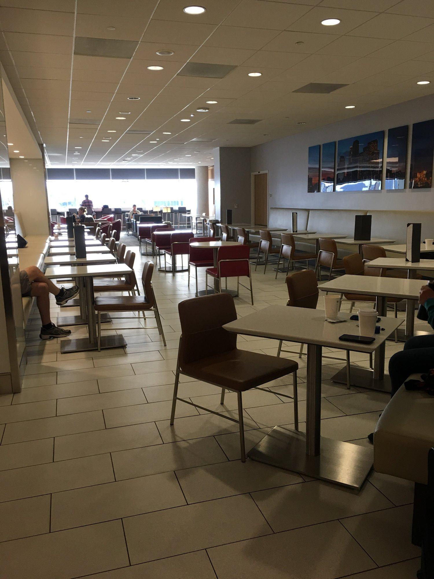 American Airlines Admirals Club image 3 of 38