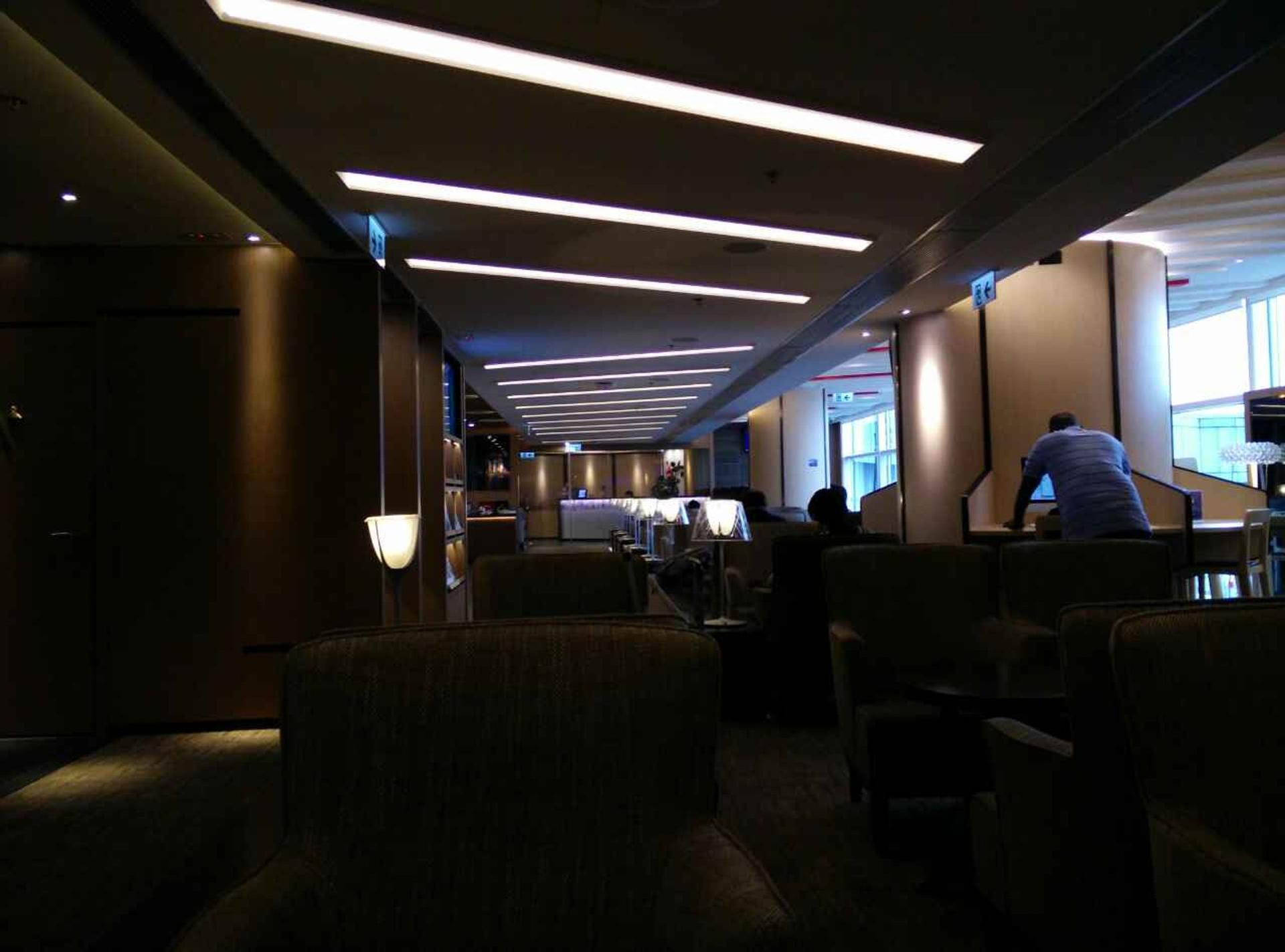Hong Kong Airlines VIP Lounge (Club Bauhinia) image 1 of 40