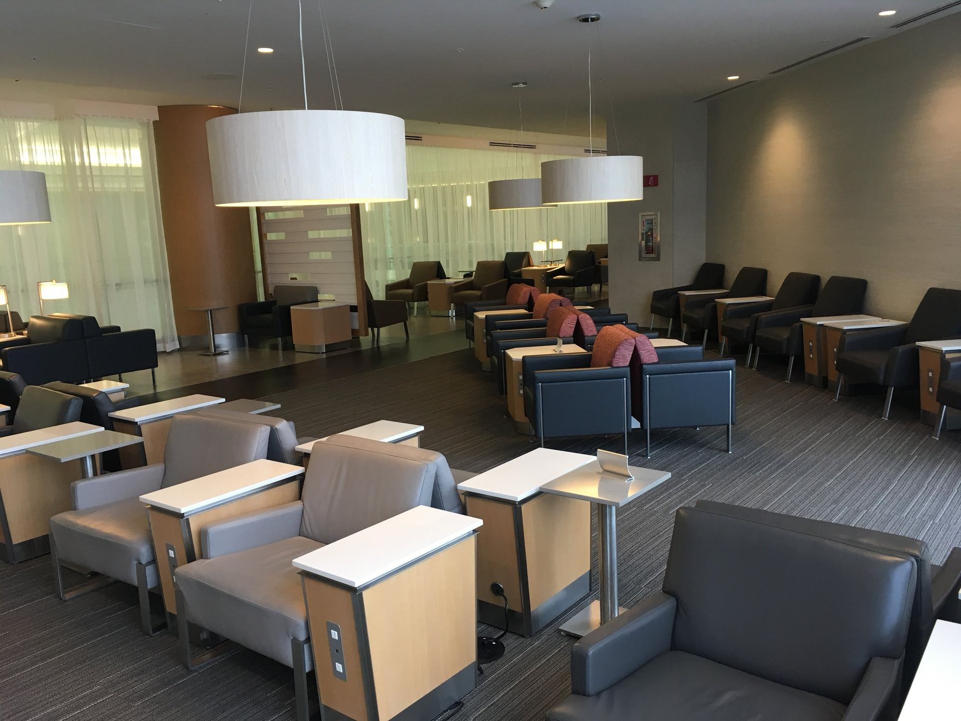 American Airlines Flagship Lounge image 40 of 65