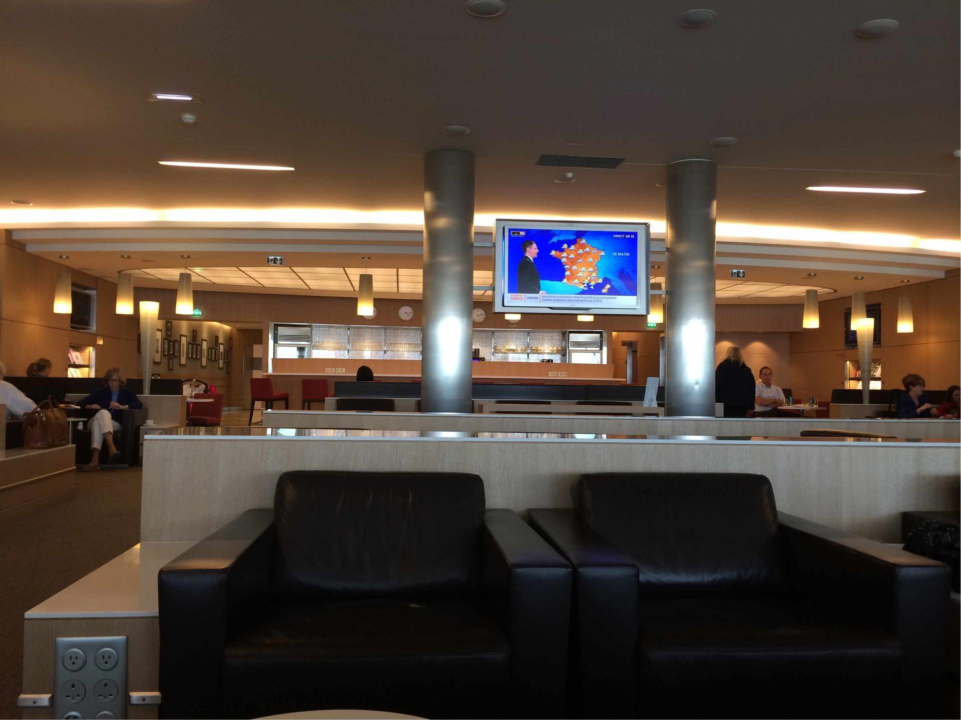 American Airlines Admirals Club  image 4 of 25