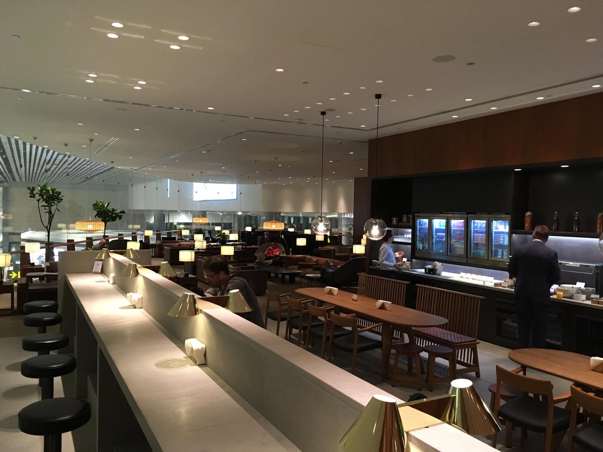 Cathay Pacific Lounge image 46 of 60