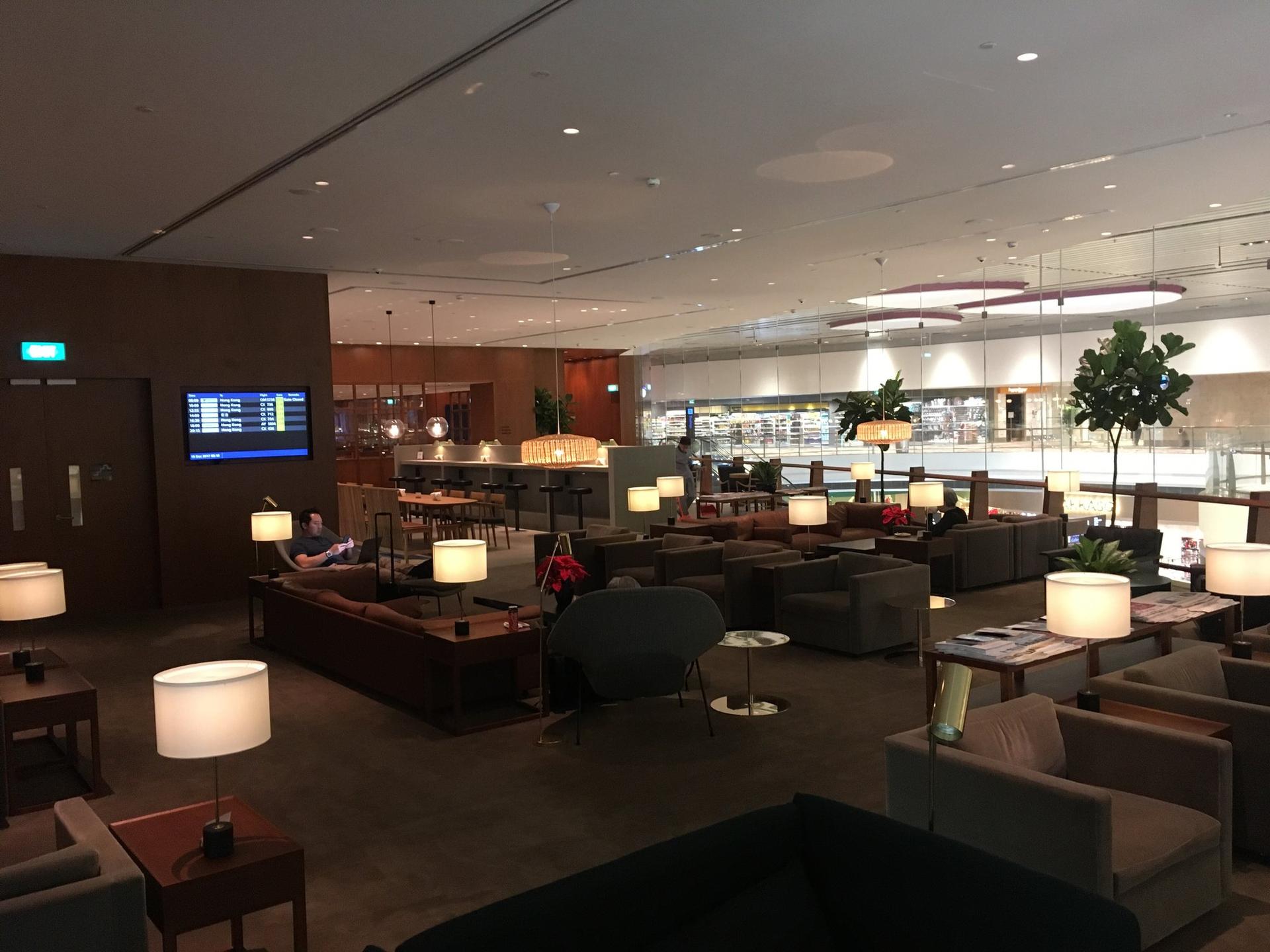 Cathay Pacific Lounge image 12 of 60