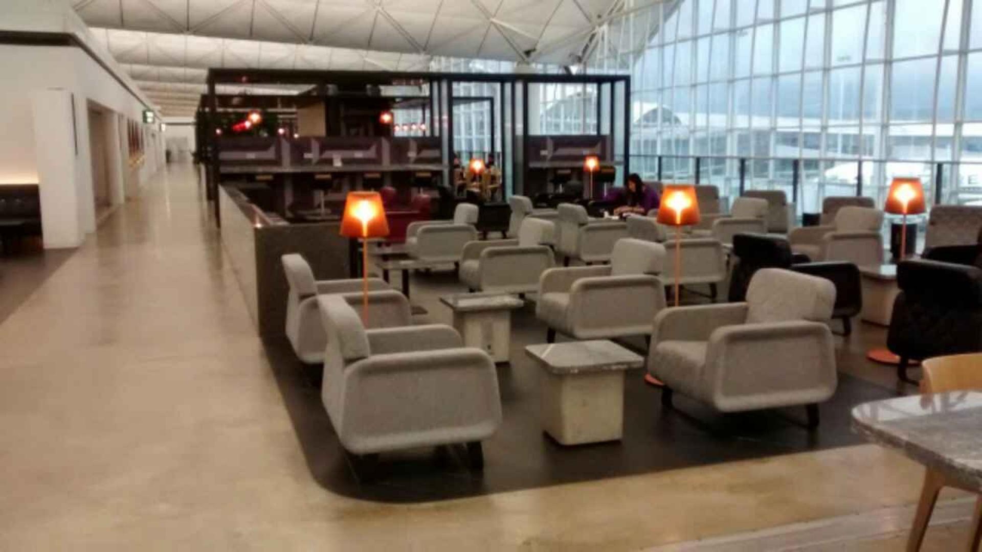 The Qantas Hong Kong Lounge image 37 of 99