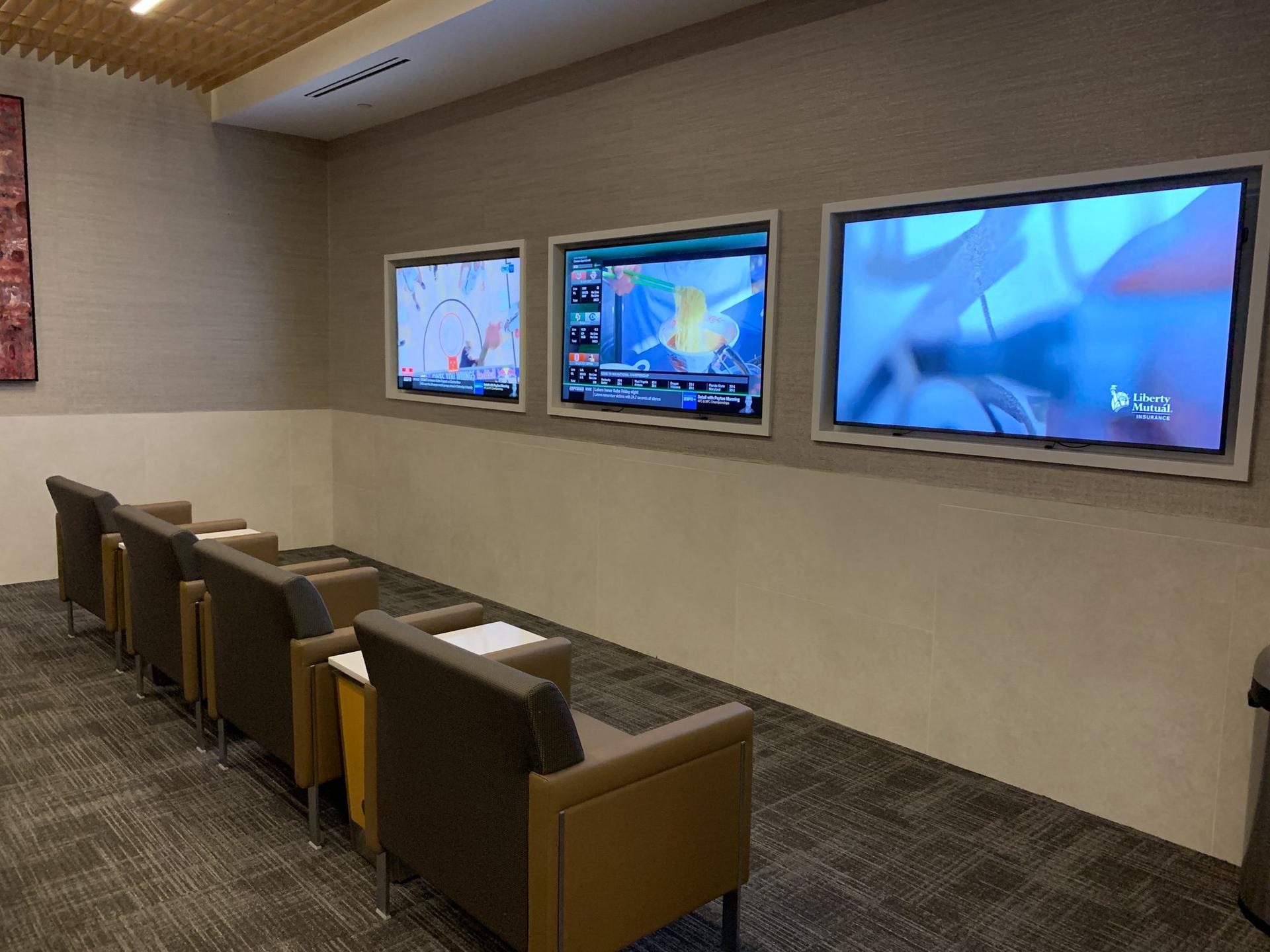American Airlines Flagship Lounge image 39 of 55
