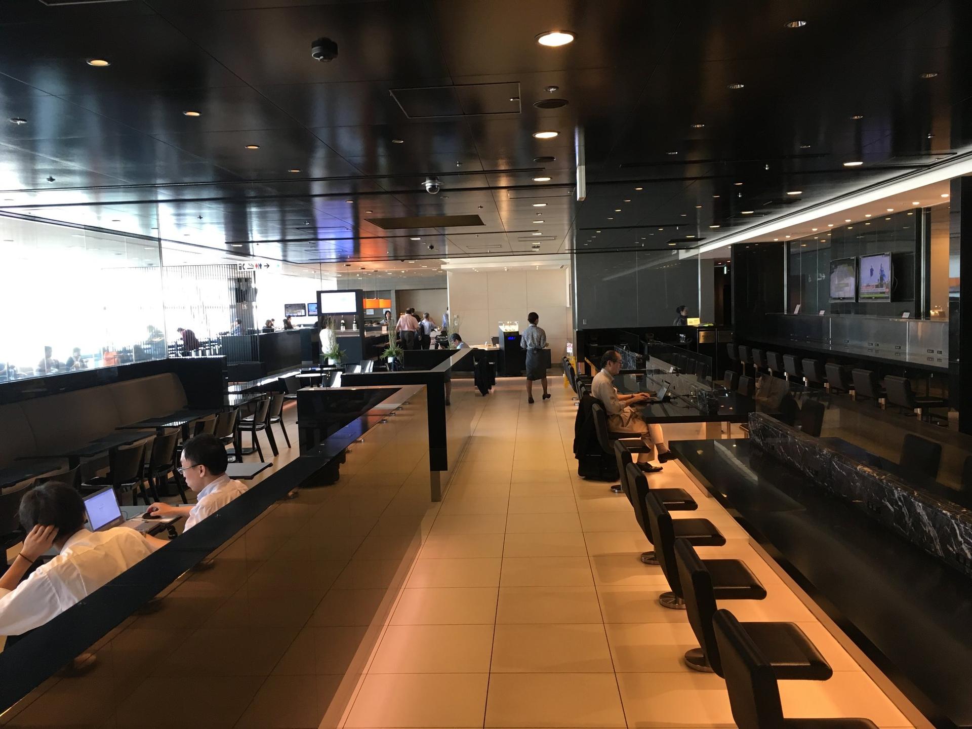 All Nippon Airways ANA Lounge (Gate 110) image 13 of 41