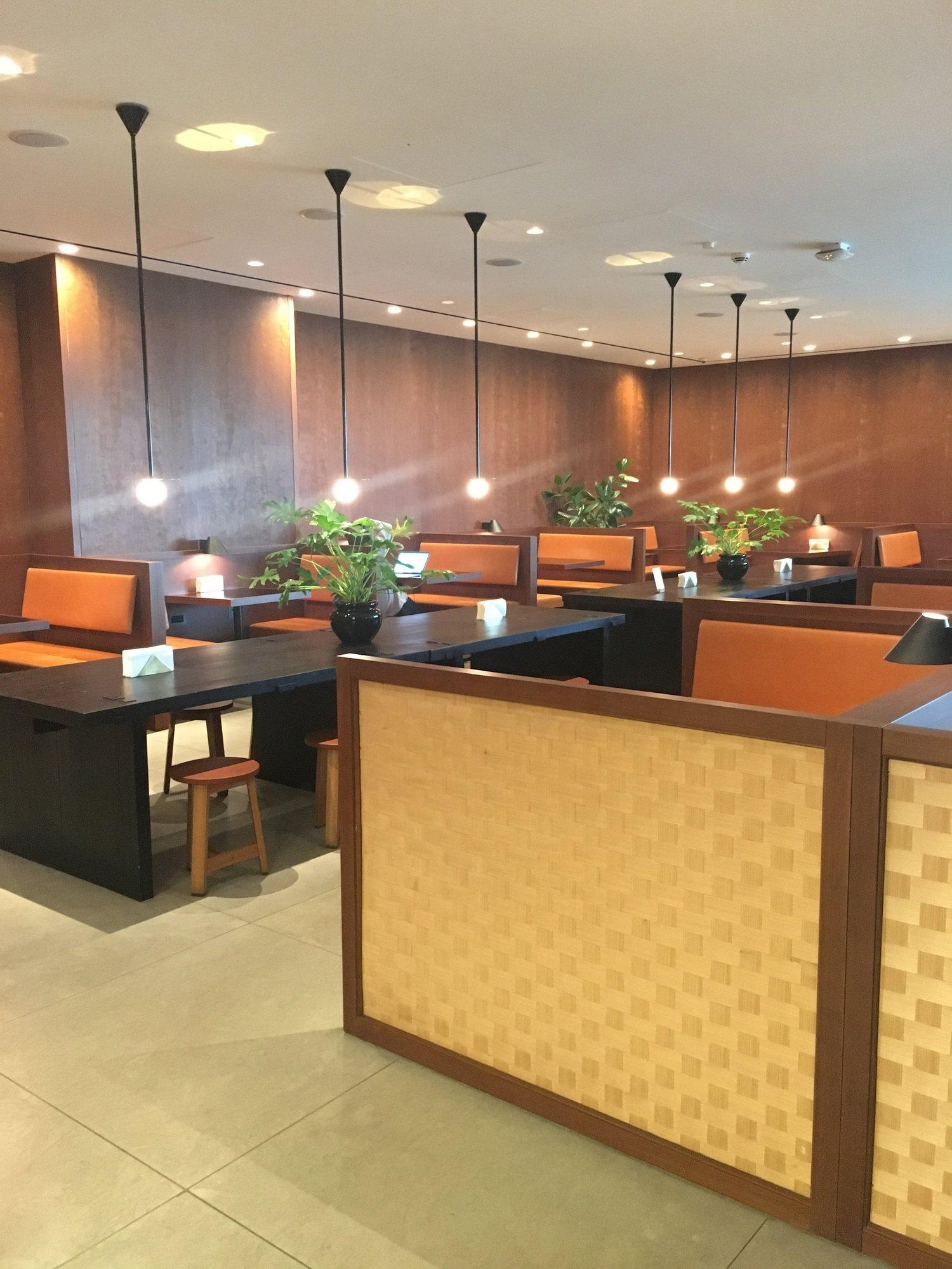 Cathay Pacific Business Class Lounge image 42 of 48