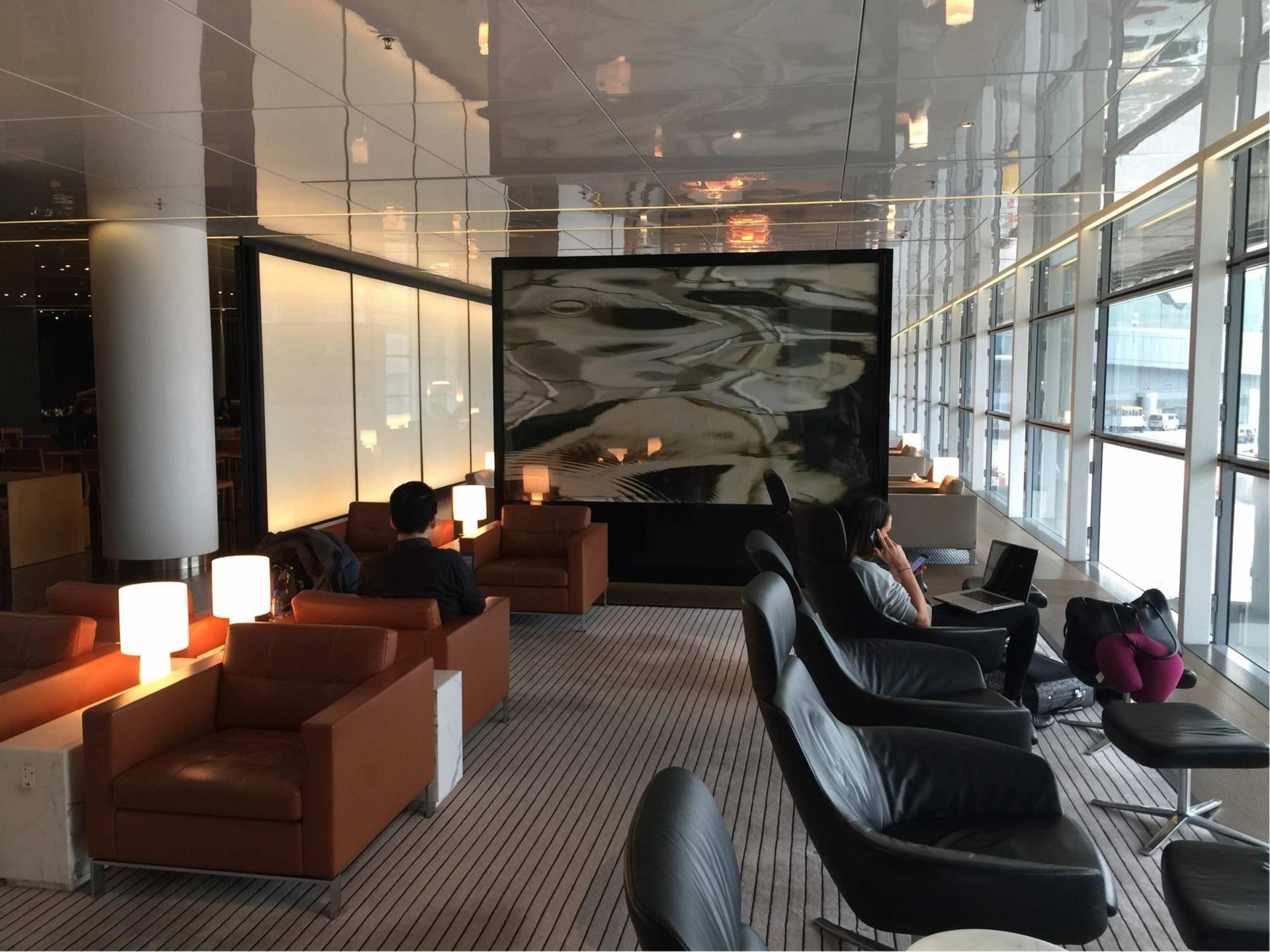 Cathay Pacific The Wing Business Class Lounge image 13 of 55