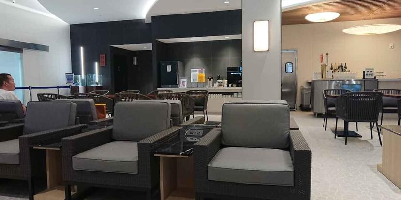 All Nippon Airways ANA Suite Lounge image 2 of 5