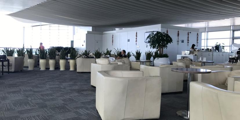 Hangzhou Xiaoshan Airport First Class Lounge image 2 of 5