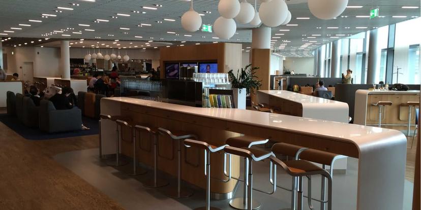 Lufthansa Business Lounge (Non-Schengen) image 4 of 5