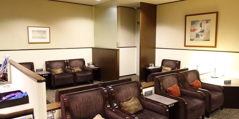 Japan Airlines JAL Sakura Lounge image 5 of 5
