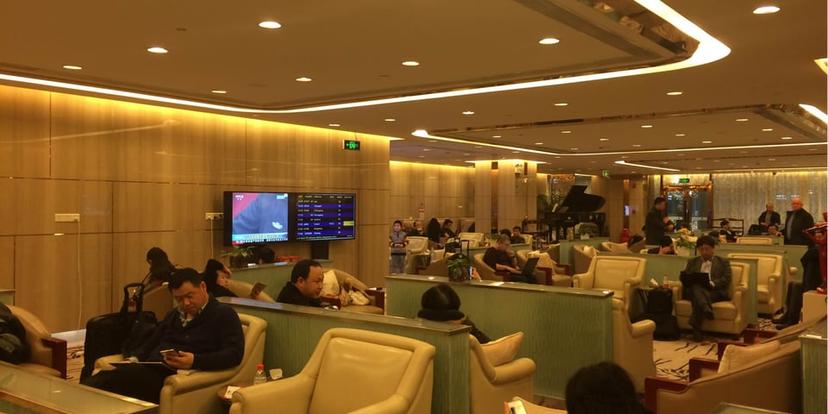 Shenzhen Airlines King Lounge Hall 2 image 3 of 5