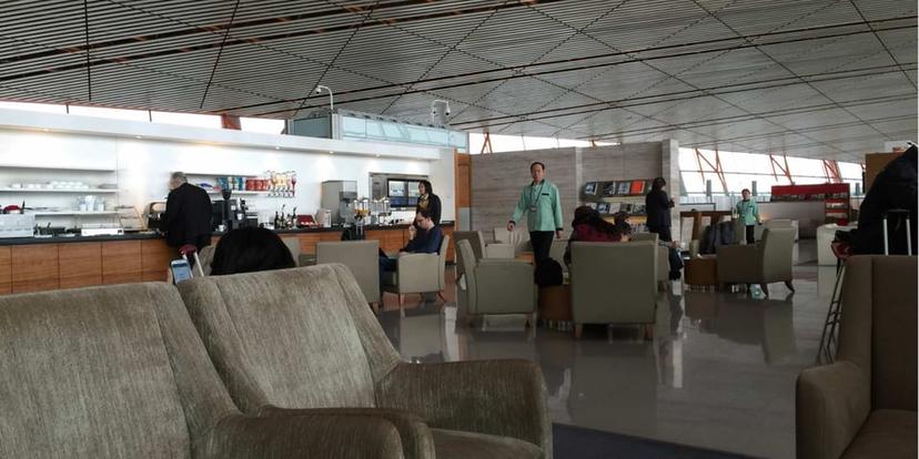 Cathay Pacific Lounge image 4 of 5