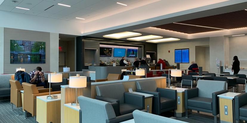 American Airlines Admirals Club (Gate B4) image 1 of 1